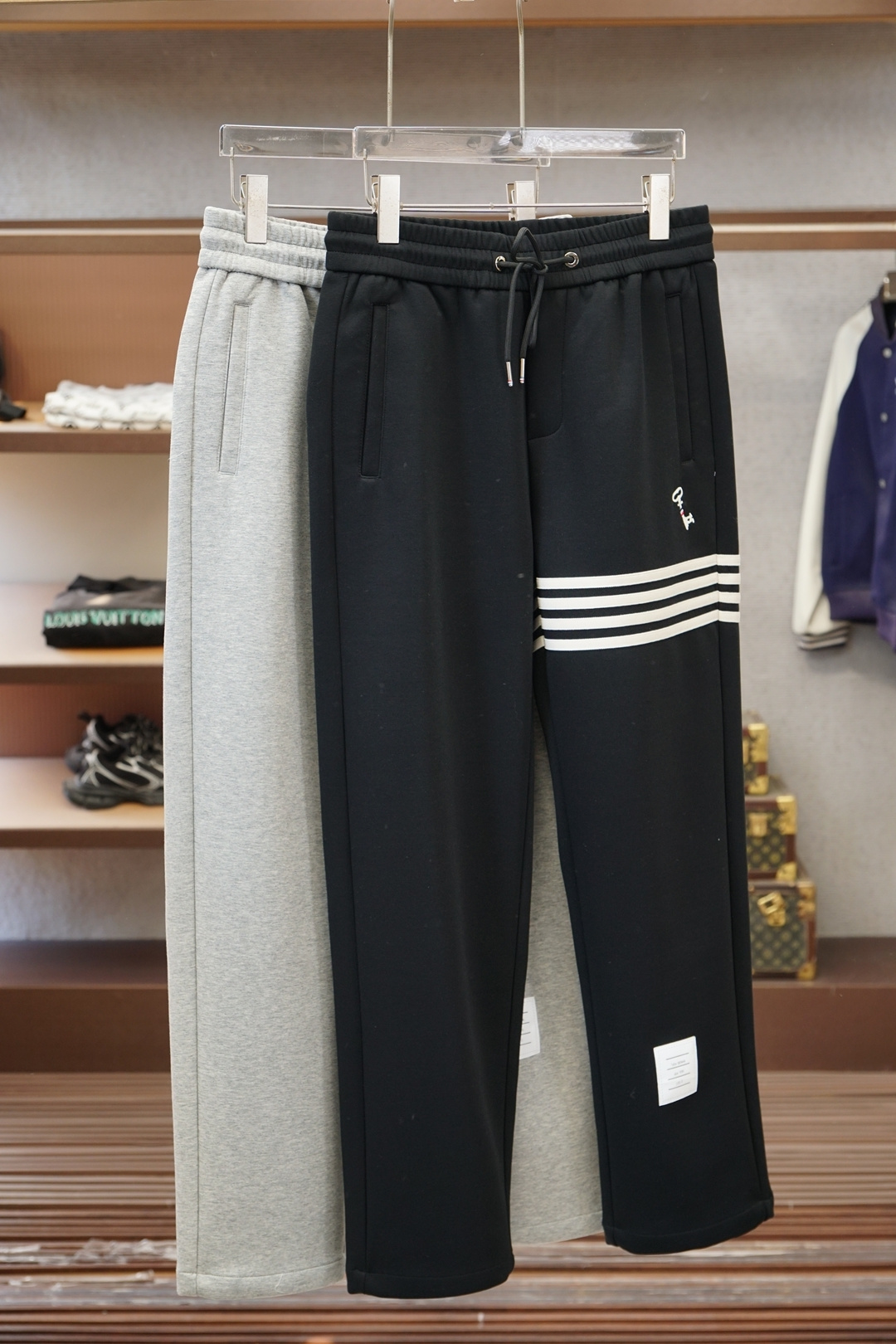 TB/25秋冬 🌟🌟男士精品休闲裤.意大利🇮🇹进口面料，最新款上身版型无敌正!绝对可以闭眼收的一款此款裤