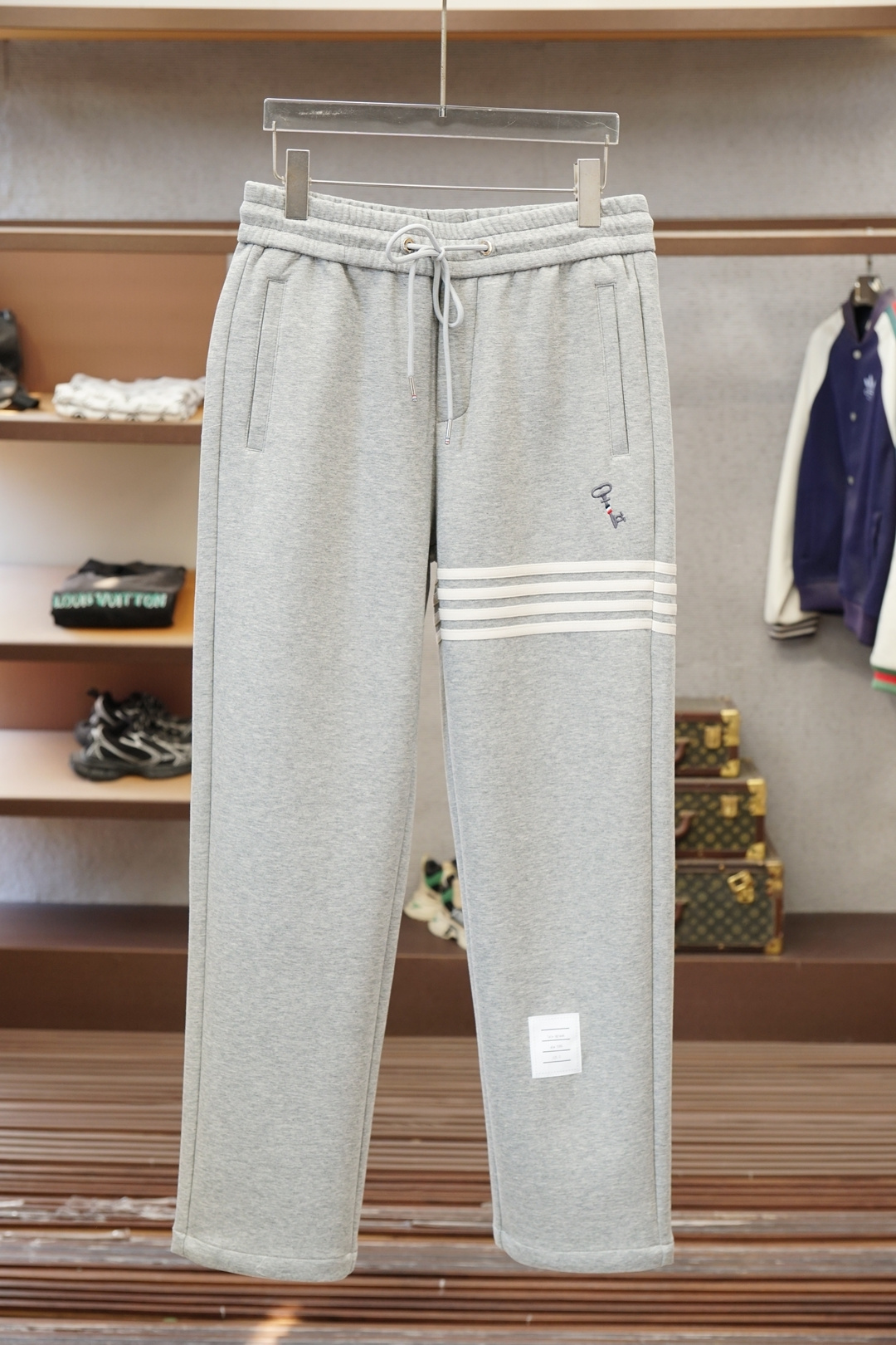 TB/25秋冬 🌟🌟男士精品休闲裤.意大利🇮🇹进口面料，最新款上身版型无敌正!绝对可以闭眼收的一款此款裤