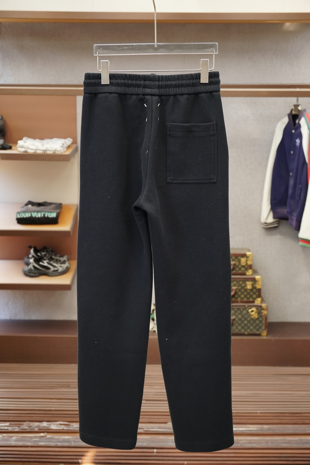 马吉拉-25秋冬 🌟🌟男士精品休闲裤.意大利🇮🇹进口面料，最新款上身版型无敌正!绝对可以闭眼收的一款此款