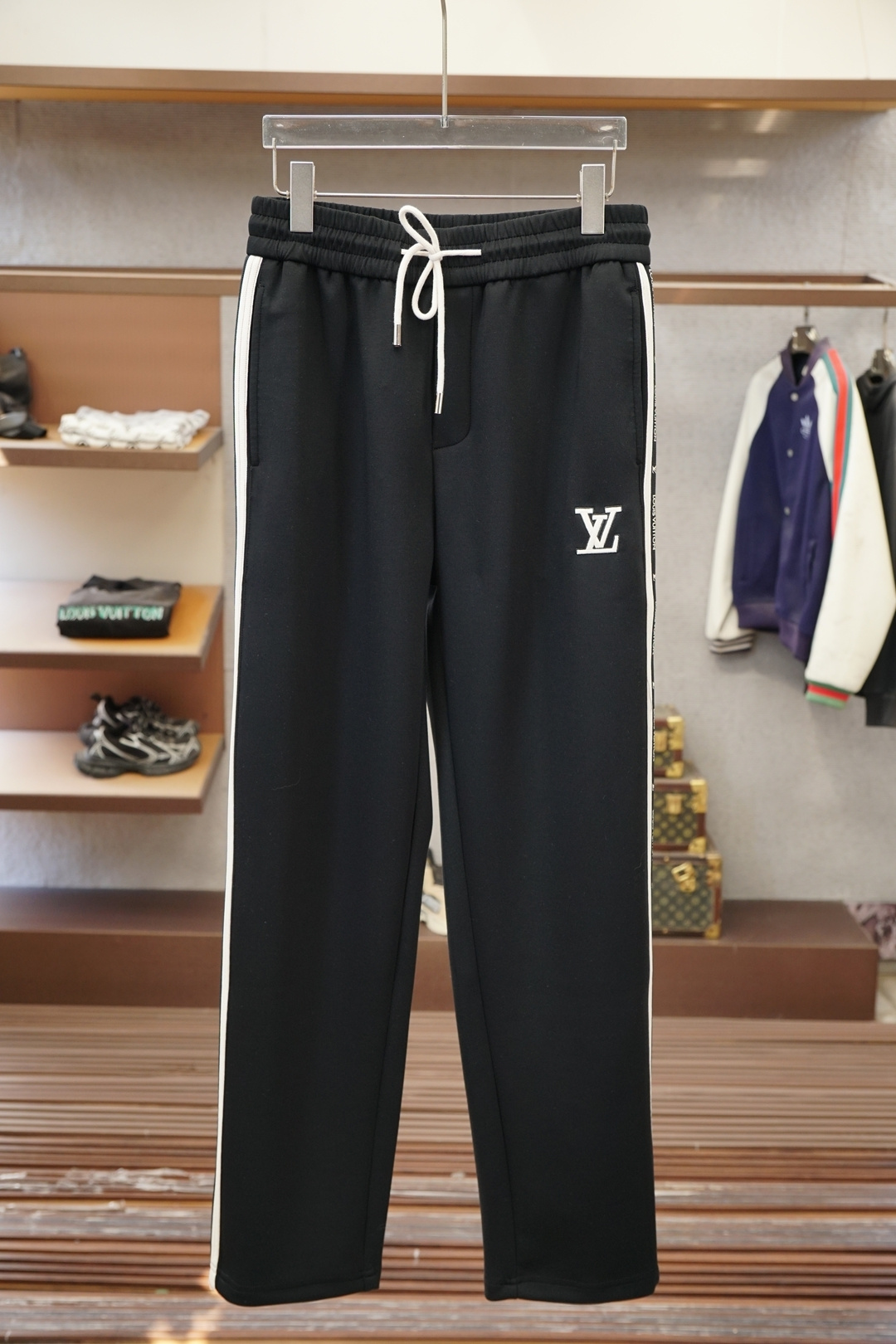 LV 路易威登-25秋冬 🌟🌟男士精品休闲裤.意大利🇮🇹进口面料，最新款上身版型无敌正!绝对可以闭眼收的