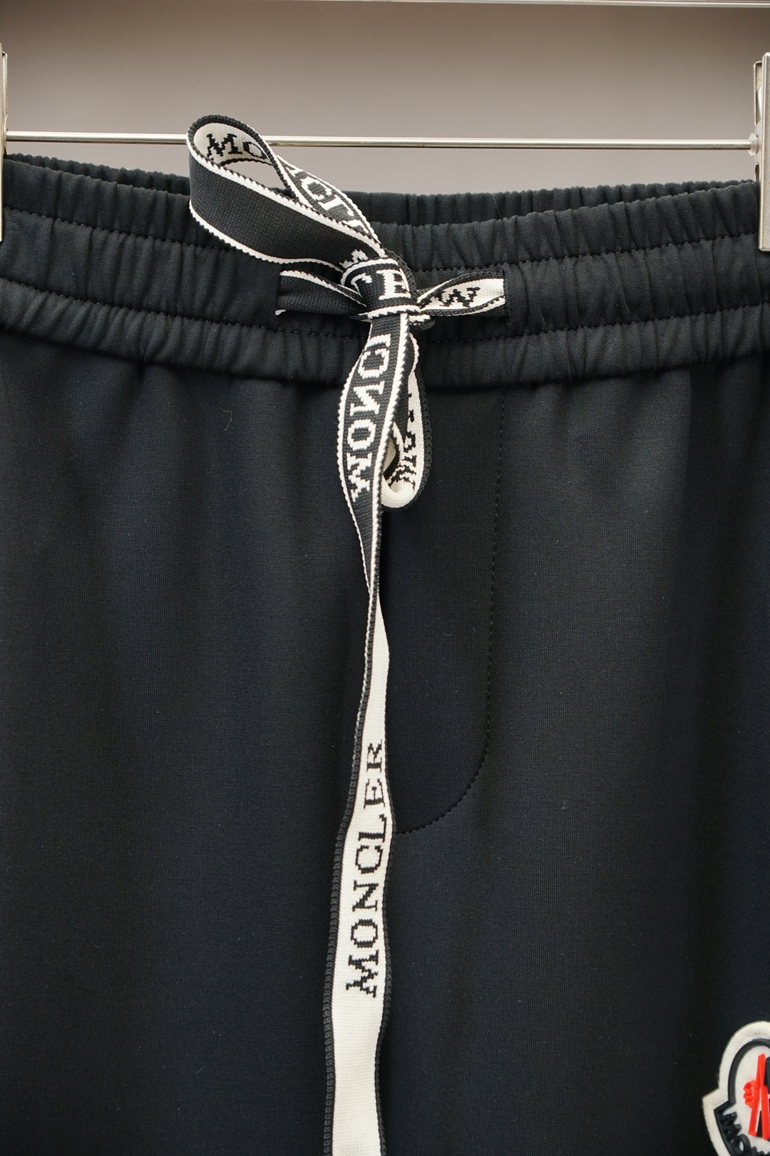 蒙口/25秋冬 🌟🌟男士精品休闲裤.意大利🇮🇹进口面料，最新款上身版型无敌正!绝对可以闭眼收的一款此款裤