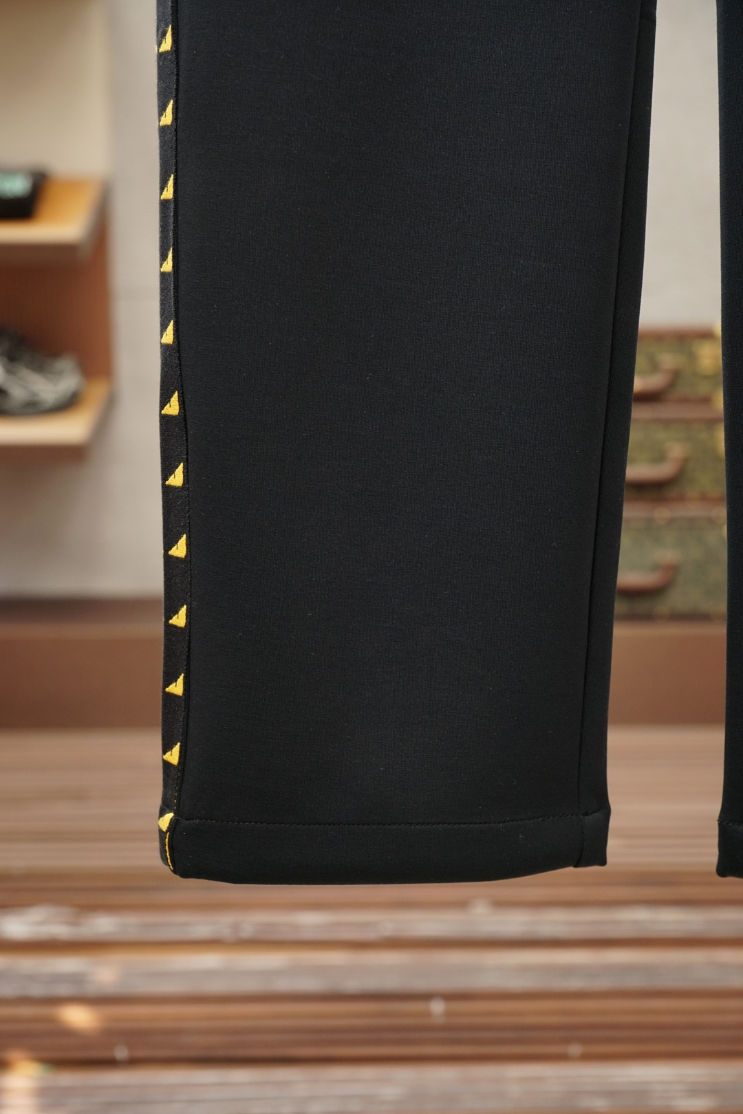 Fendi芬迪/25秋冬 🌟🌟男士精品休闲裤.意大利🇮🇹进口面料，最新款上身版型无敌正!绝对可以闭眼收的