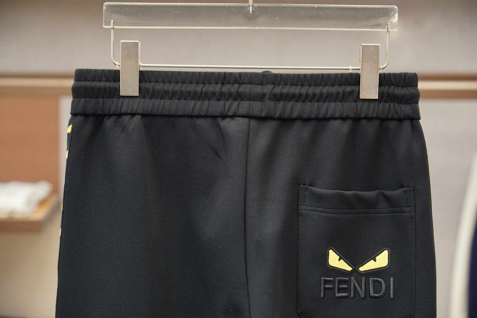 Fendi芬迪/25秋冬 🌟🌟男士精品休闲裤.意大利🇮🇹进口面料，最新款上身版型无敌正!绝对可以闭眼收的