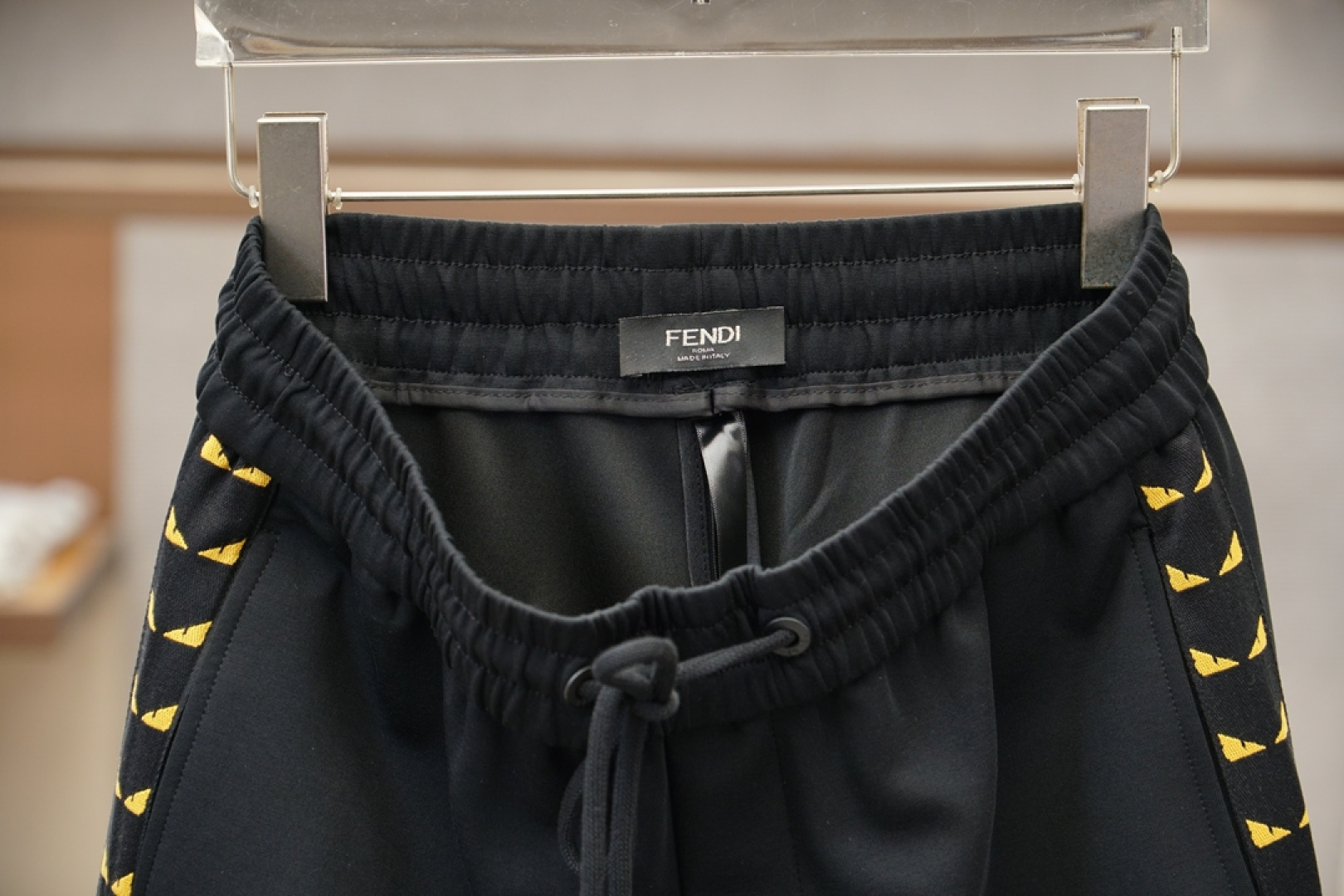 Fendi芬迪/25秋冬 🌟🌟男士精品休闲裤.意大利🇮🇹进口面料，最新款上身版型无敌正!绝对可以闭眼收的