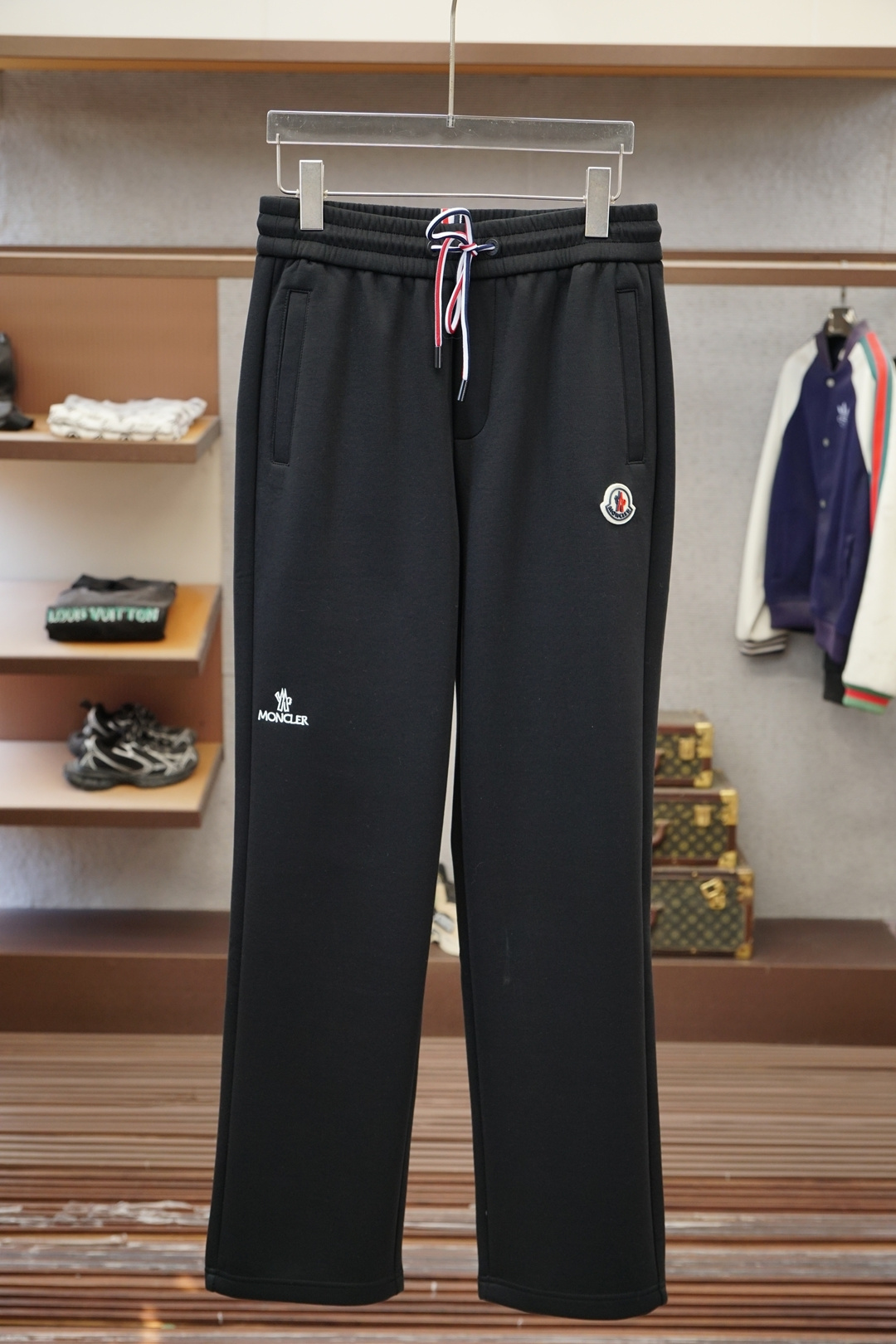 蒙口-25秋冬 🌟🌟男士精品休闲裤.意大利🇮🇹进口面料，最新款上身版型无敌正!绝对可以闭眼收的一款此款裤