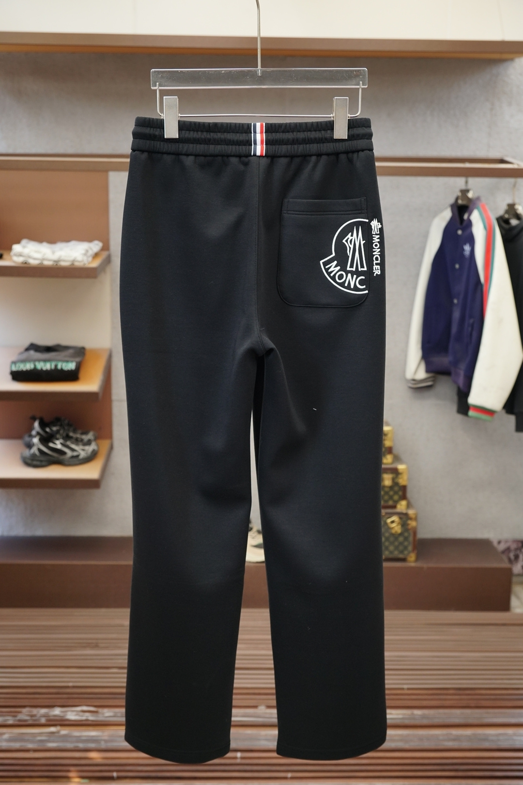 蒙口-25秋冬 🌟🌟男士精品休闲裤.意大利🇮🇹进口面料，最新款上身版型无敌正!绝对可以闭眼收的一款此款裤