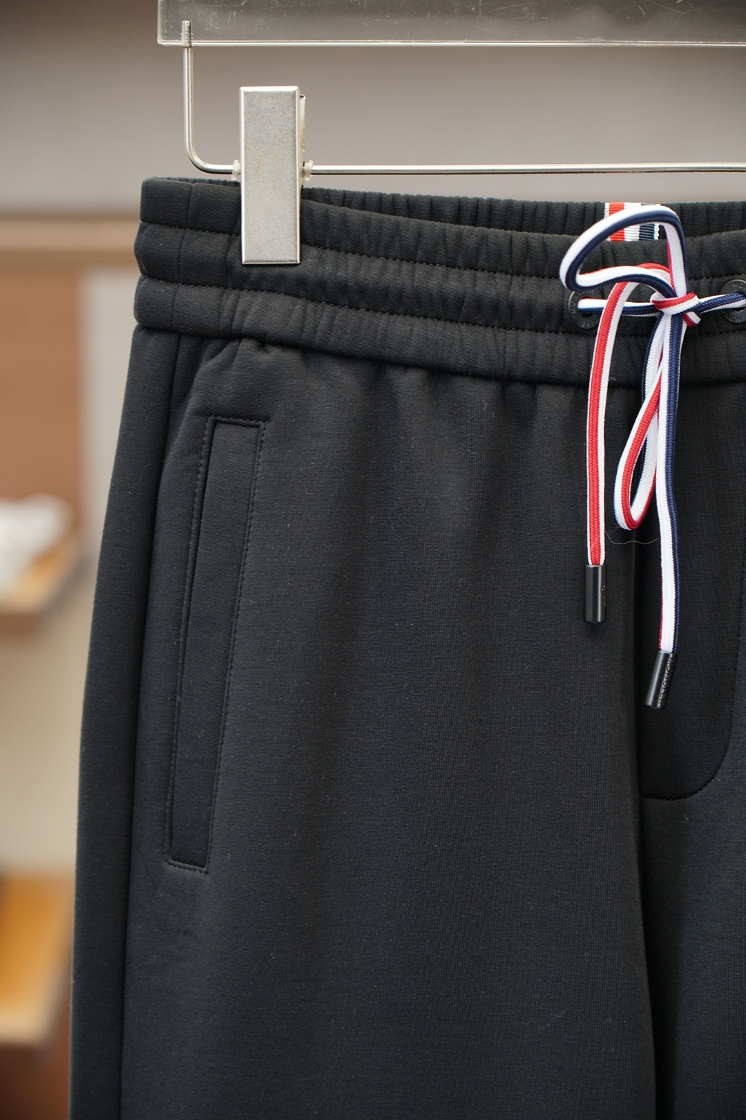 蒙口-25秋冬 🌟🌟男士精品休闲裤.意大利🇮🇹进口面料，最新款上身版型无敌正!绝对可以闭眼收的一款此款裤