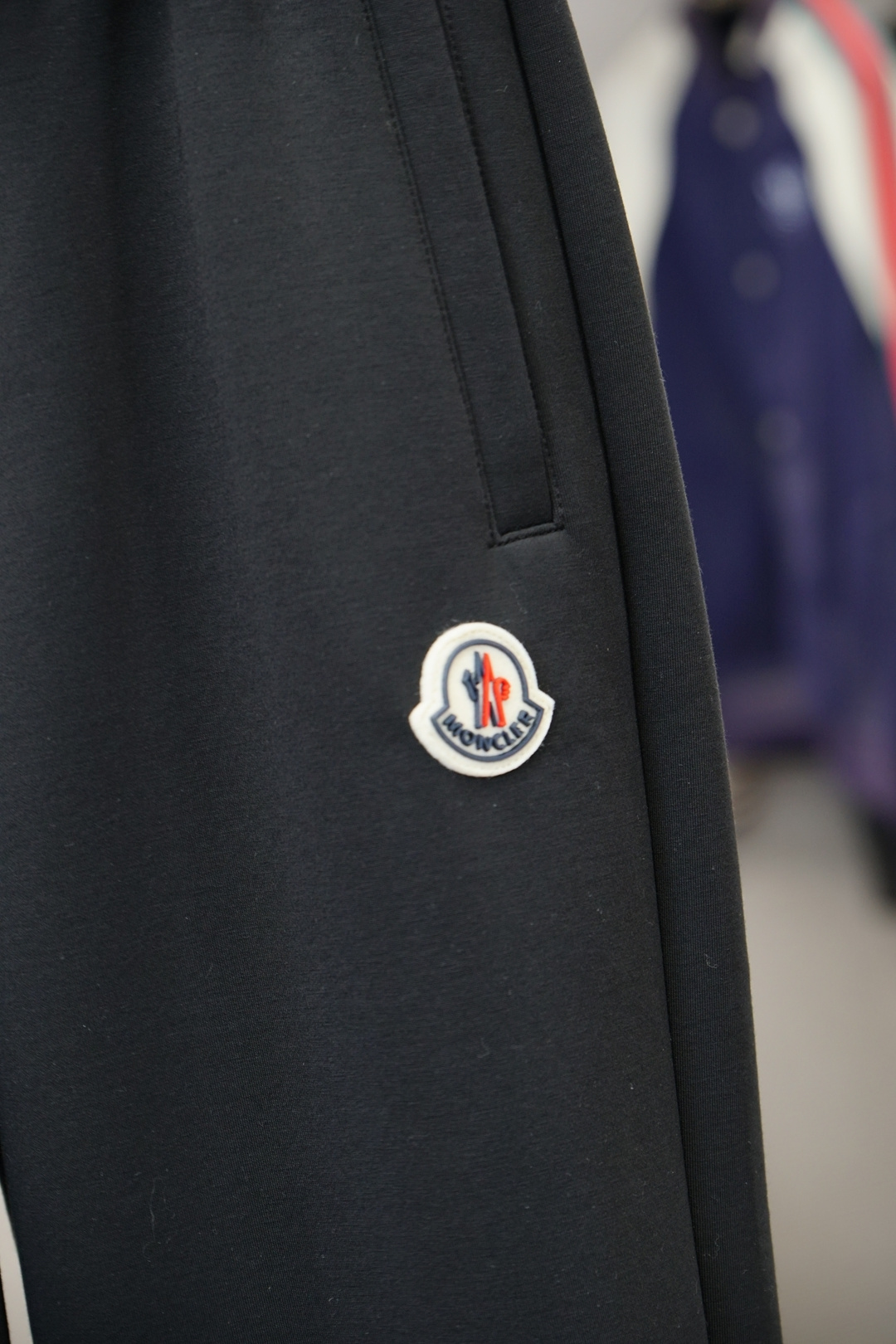 蒙口-25秋冬 🌟🌟男士精品休闲裤.意大利🇮🇹进口面料，最新款上身版型无敌正!绝对可以闭眼收的一款此款裤