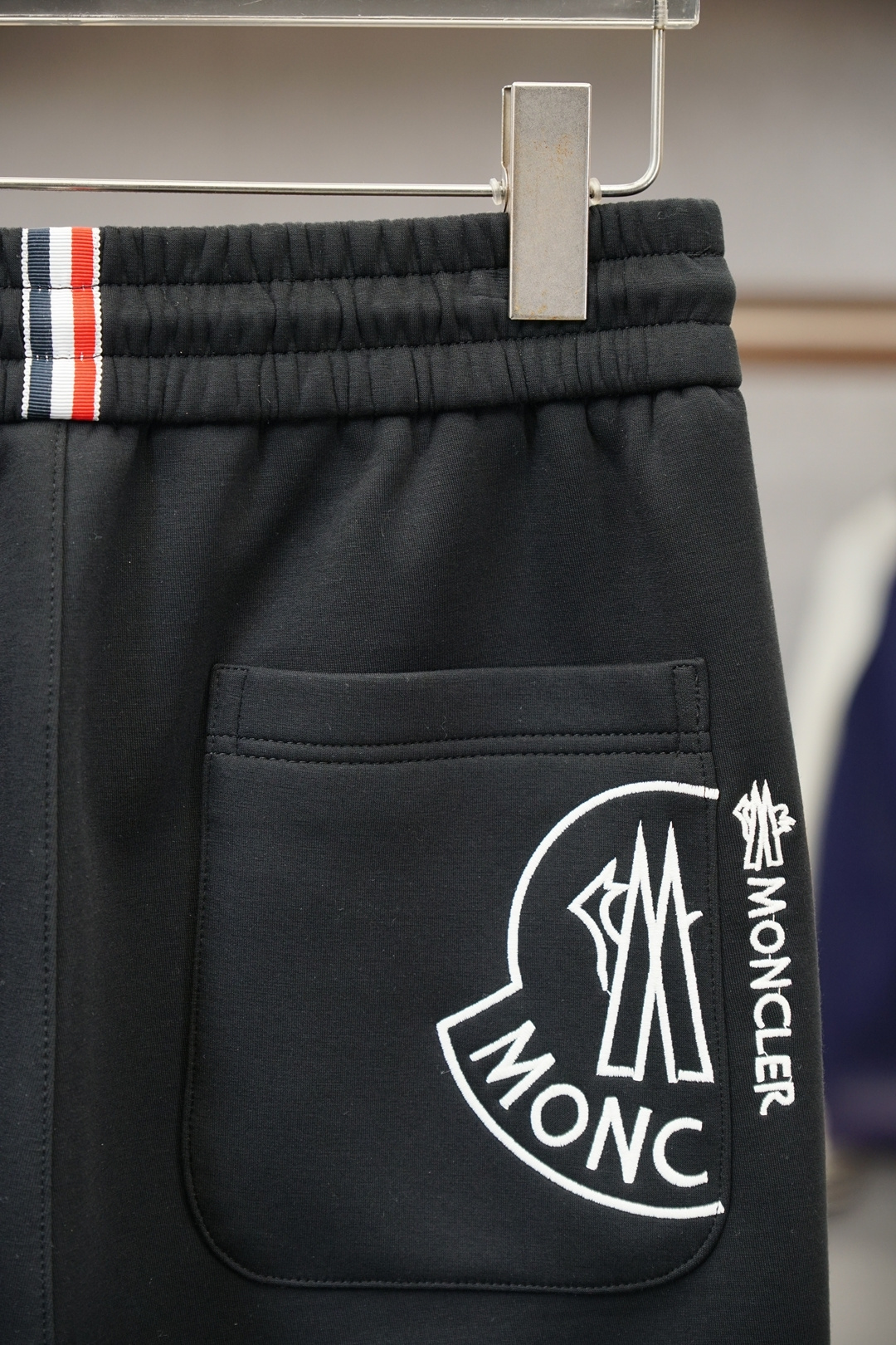 蒙口-25秋冬 🌟🌟男士精品休闲裤.意大利🇮🇹进口面料，最新款上身版型无敌正!绝对可以闭眼收的一款此款裤