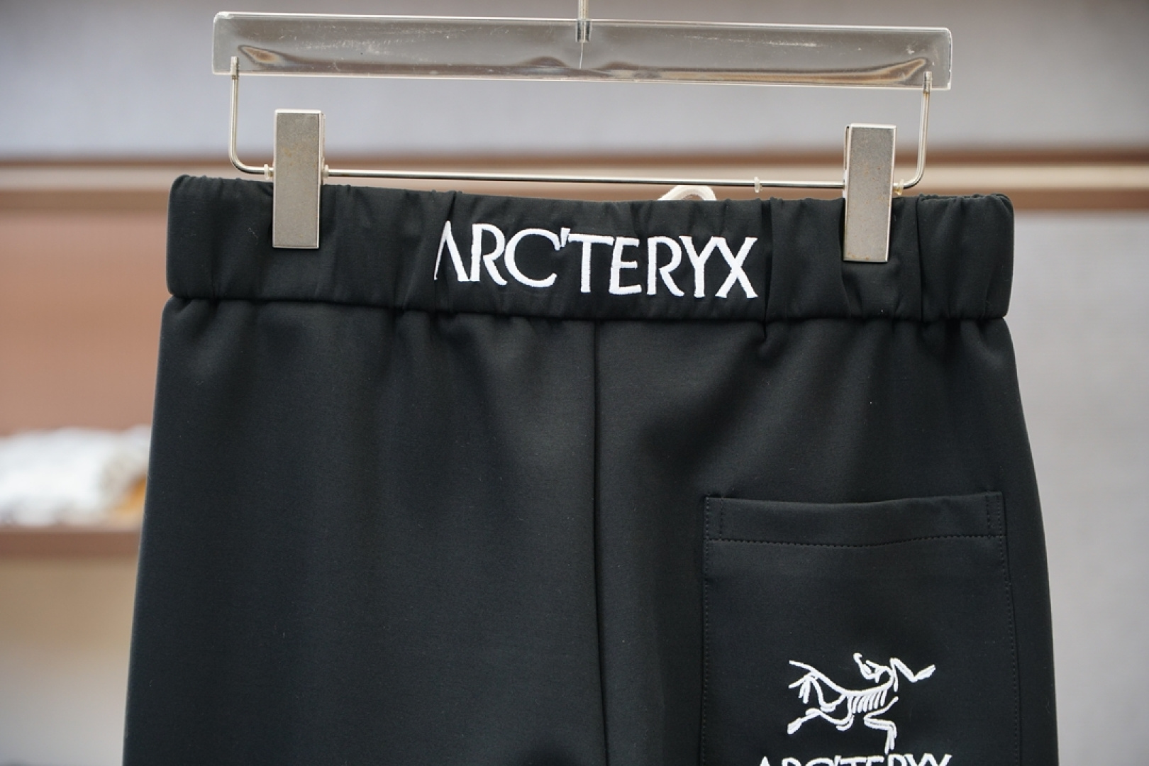 始祖鸟/25秋冬 🌟🌟男士精品休闲裤.意大利🇮🇹进口面料，最新款上身版型无敌正!绝对可以闭眼收的一款此款