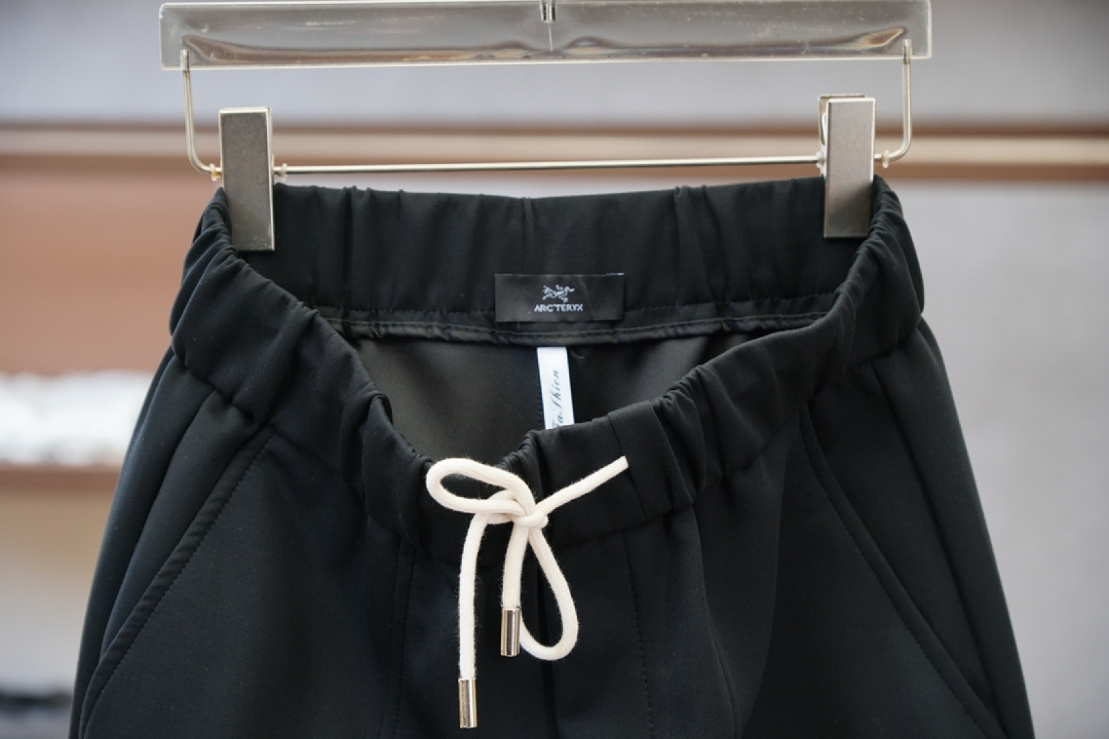 始祖鸟/25秋冬 🌟🌟男士精品休闲裤.意大利🇮🇹进口面料，最新款上身版型无敌正!绝对可以闭眼收的一款此款