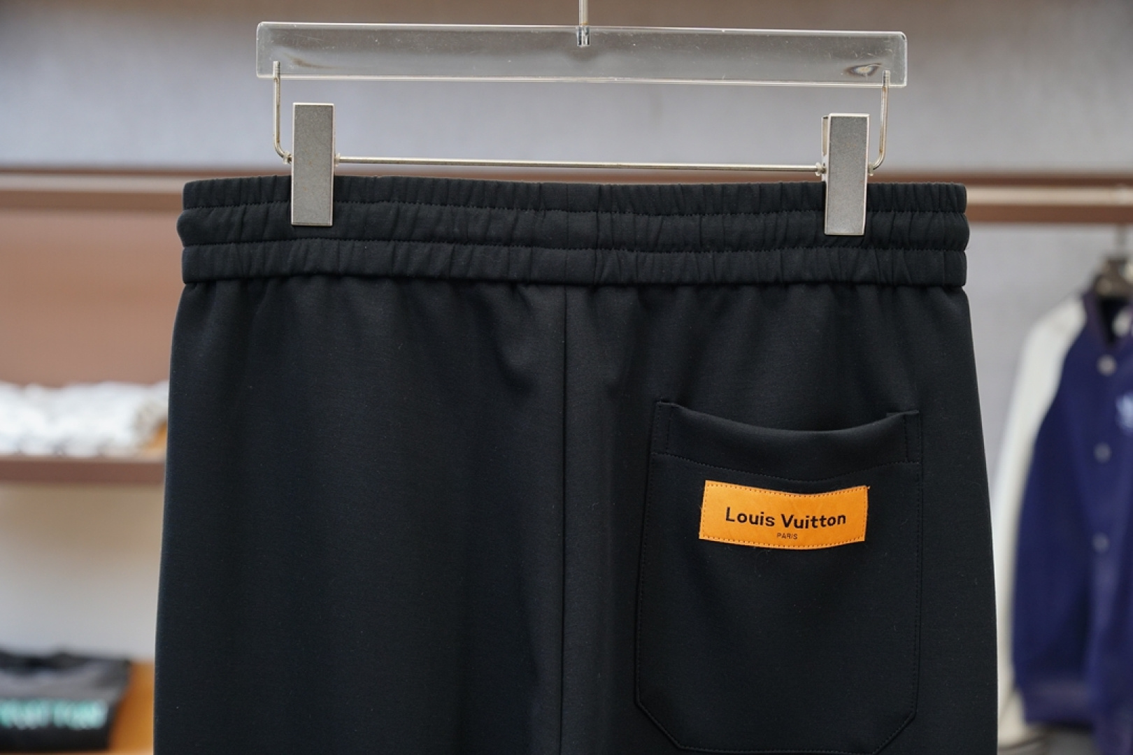 Lv 路易威登-25秋冬 🌟🌟男士精品休闲裤.意大利🇮🇹进口面料，最新款上身版型无敌正!绝对可以闭眼收的
