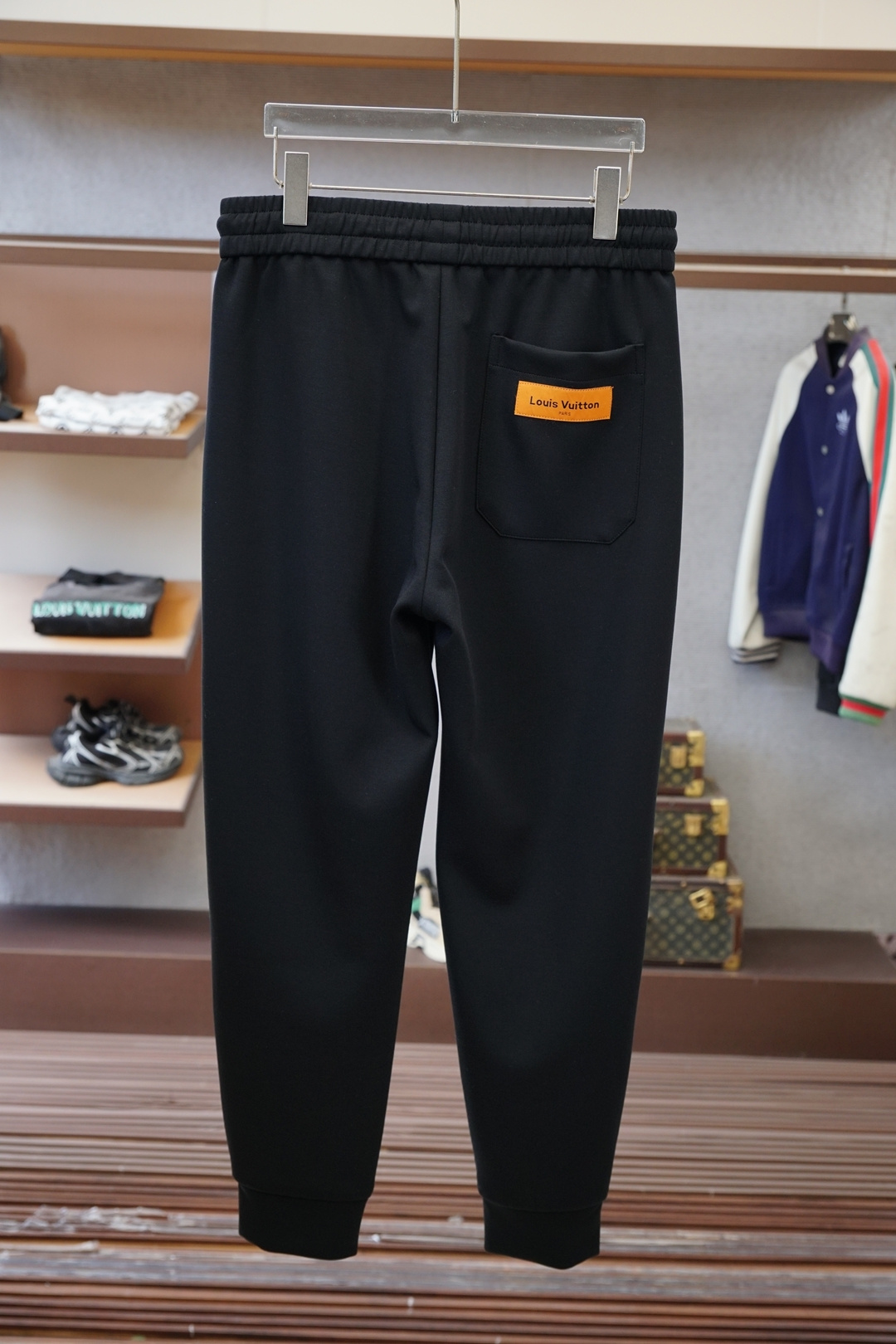 Lv 路易威登-25秋冬 🌟🌟男士精品休闲裤.意大利🇮🇹进口面料，最新款上身版型无敌正!绝对可以闭眼收的