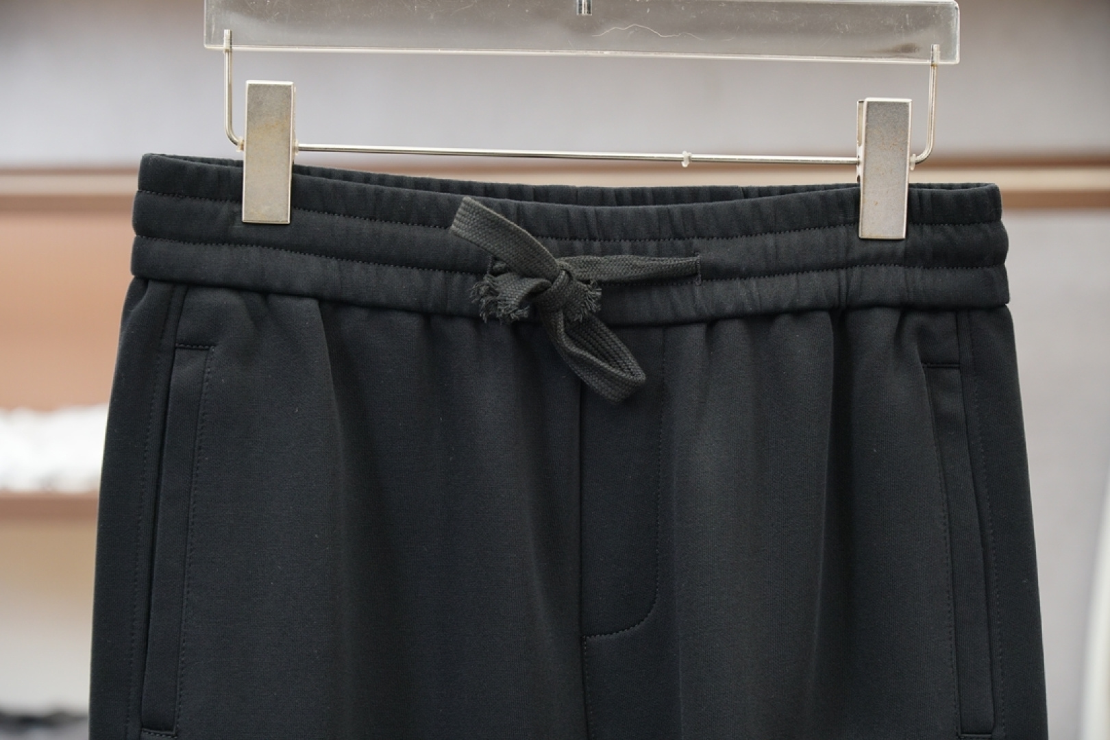 巴黎世家-25秋冬 🌟🌟男士精品休闲裤.意大利🇮🇹进口面料，最新款上身版型无敌正!绝对可以闭眼收的一款此