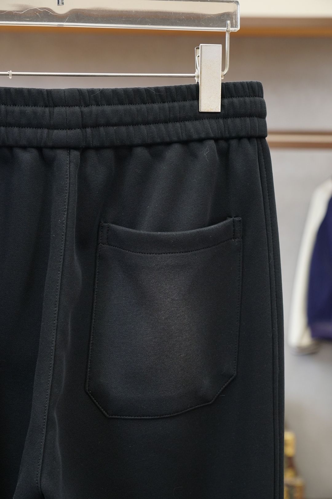 巴黎世家-25秋冬 🌟🌟男士精品休闲裤.意大利🇮🇹进口面料，最新款上身版型无敌正!绝对可以闭眼收的一款此