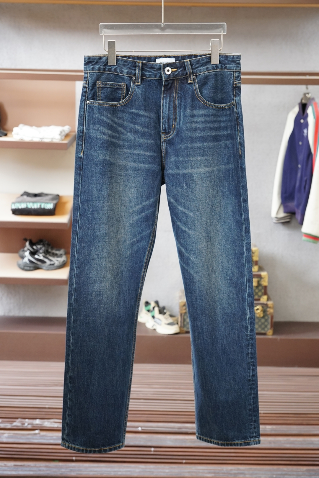 菲拉格慕/专柜限量25/秋冬新品 新品教父级洗水牛仔裤 奢华感25//ss官网专柜9000大洋新品热销 