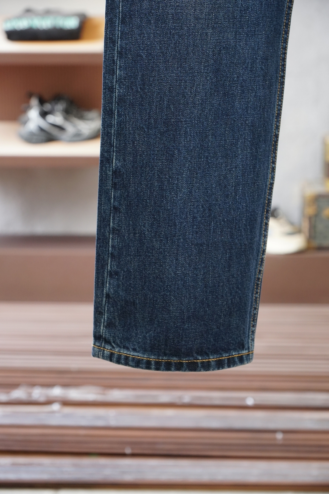 菲拉格慕/专柜限量25/秋冬新品 新品教父级洗水牛仔裤 奢华感25//ss官网专柜9000大洋新品热销 