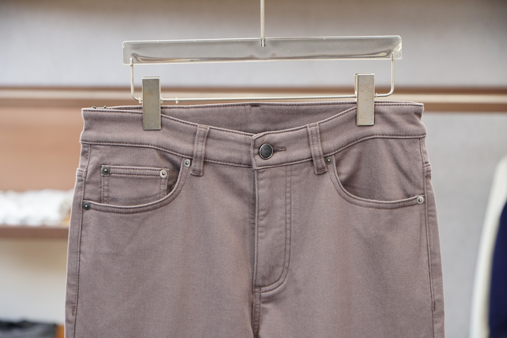 杰尼亚-25年秋冬火爆的老钱阿苏特成衣染匹马棉高级小直筒重磅男士牛仔裤！藏青色自带沉稳气质，这条常规款小