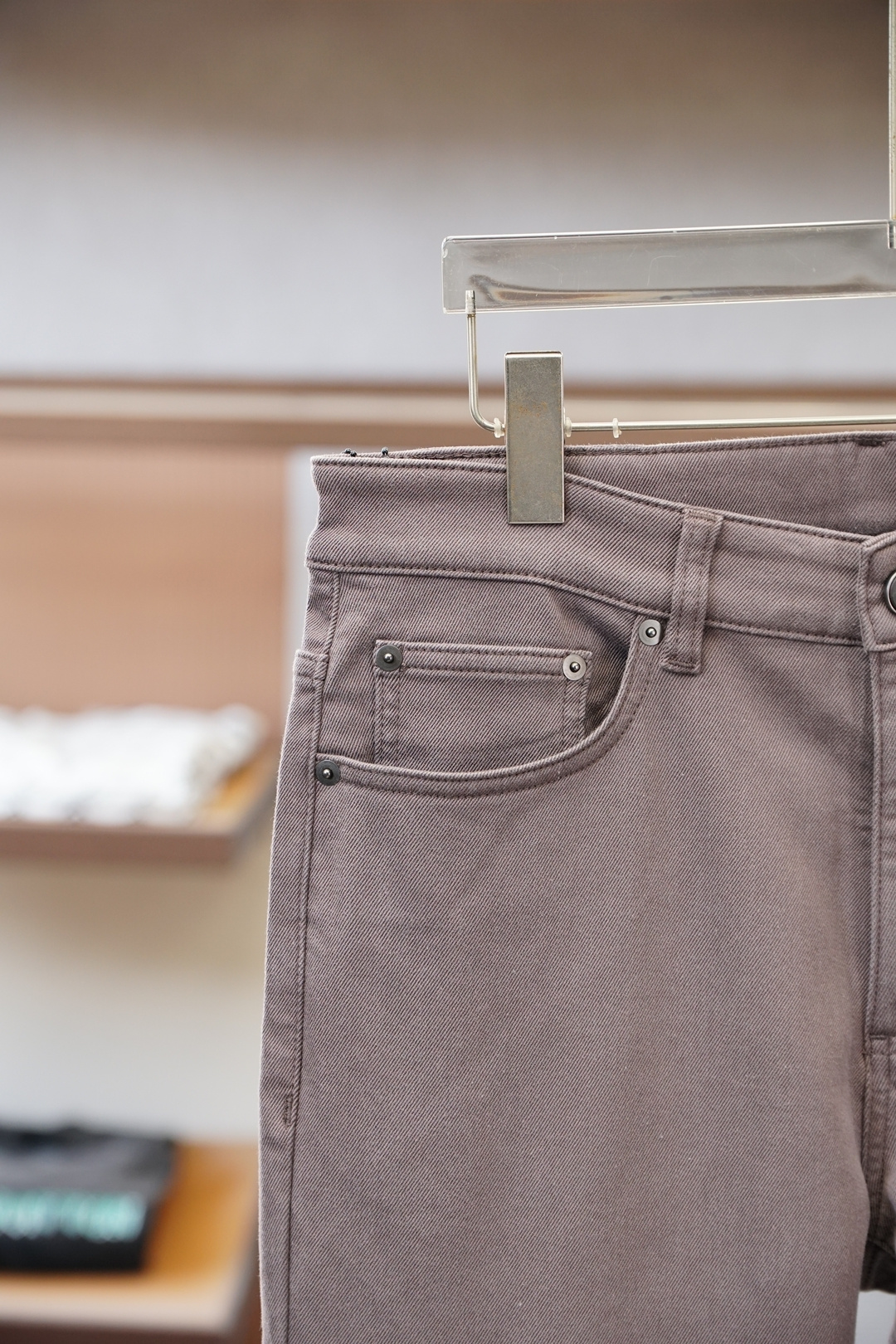 杰尼亚-25年秋冬火爆的老钱阿苏特成衣染匹马棉高级小直筒重磅男士牛仔裤！藏青色自带沉稳气质，这条常规款小