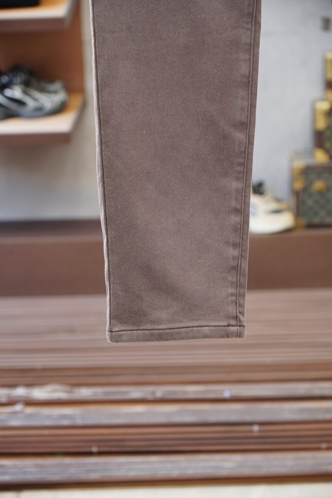 杰尼亚-25年秋冬火爆的老钱阿苏特成衣染匹马棉高级小直筒重磅男士牛仔裤！藏青色自带沉稳气质，这条常规款小