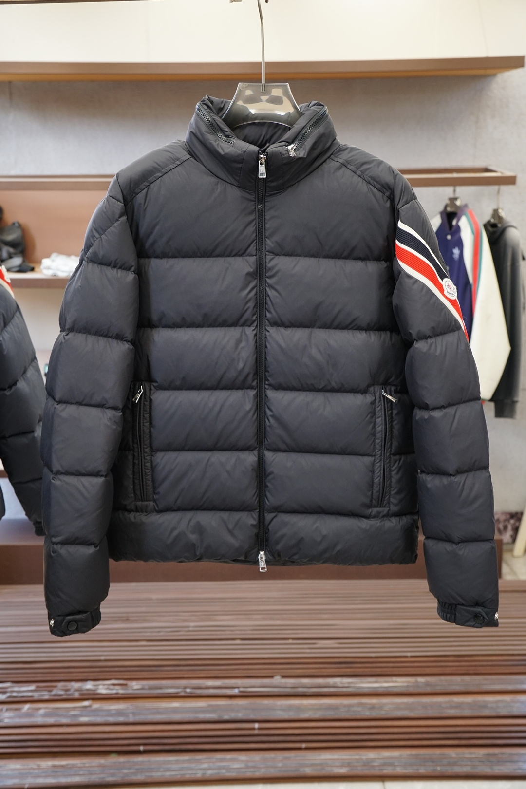 蒙口-2025经典羽绒服羽绒服外套 男女同款冬装新品，高端定制！轻熟商务最爱系列，极简主义风格羽90白鸭