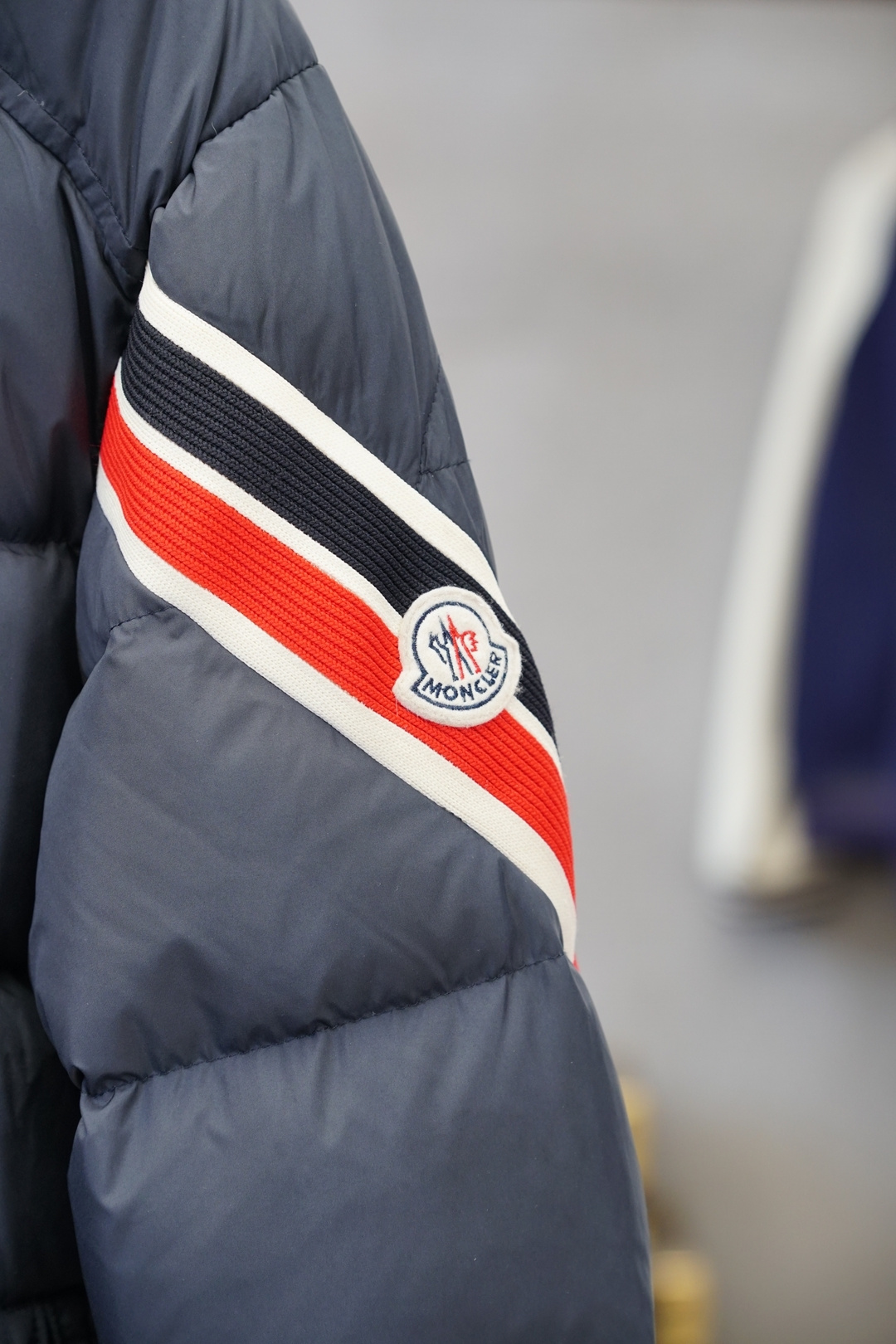 蒙口-2025经典羽绒服羽绒服外套 男女同款冬装新品，高端定制！轻熟商务最爱系列，极简主义风格羽90白鸭