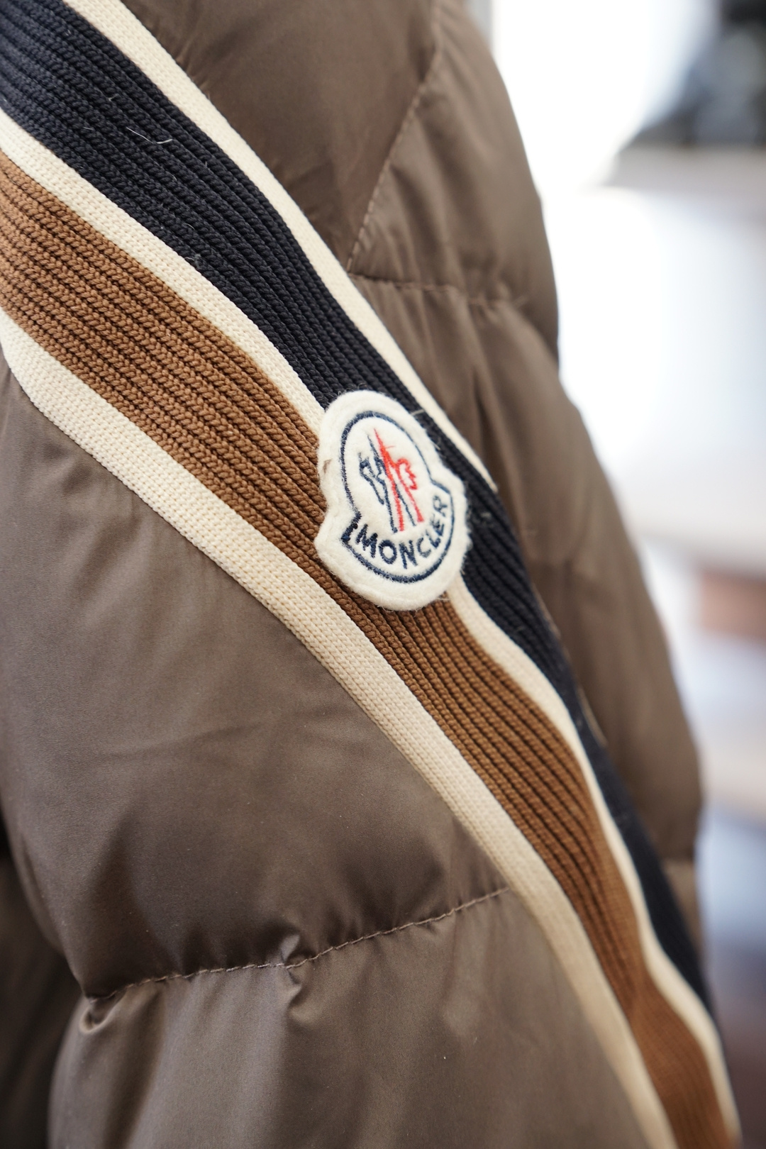 蒙口-2025经典羽绒服羽绒服外套 男女同款冬装新品，高端定制！轻熟商务最爱系列，极简主义风格羽90白鸭