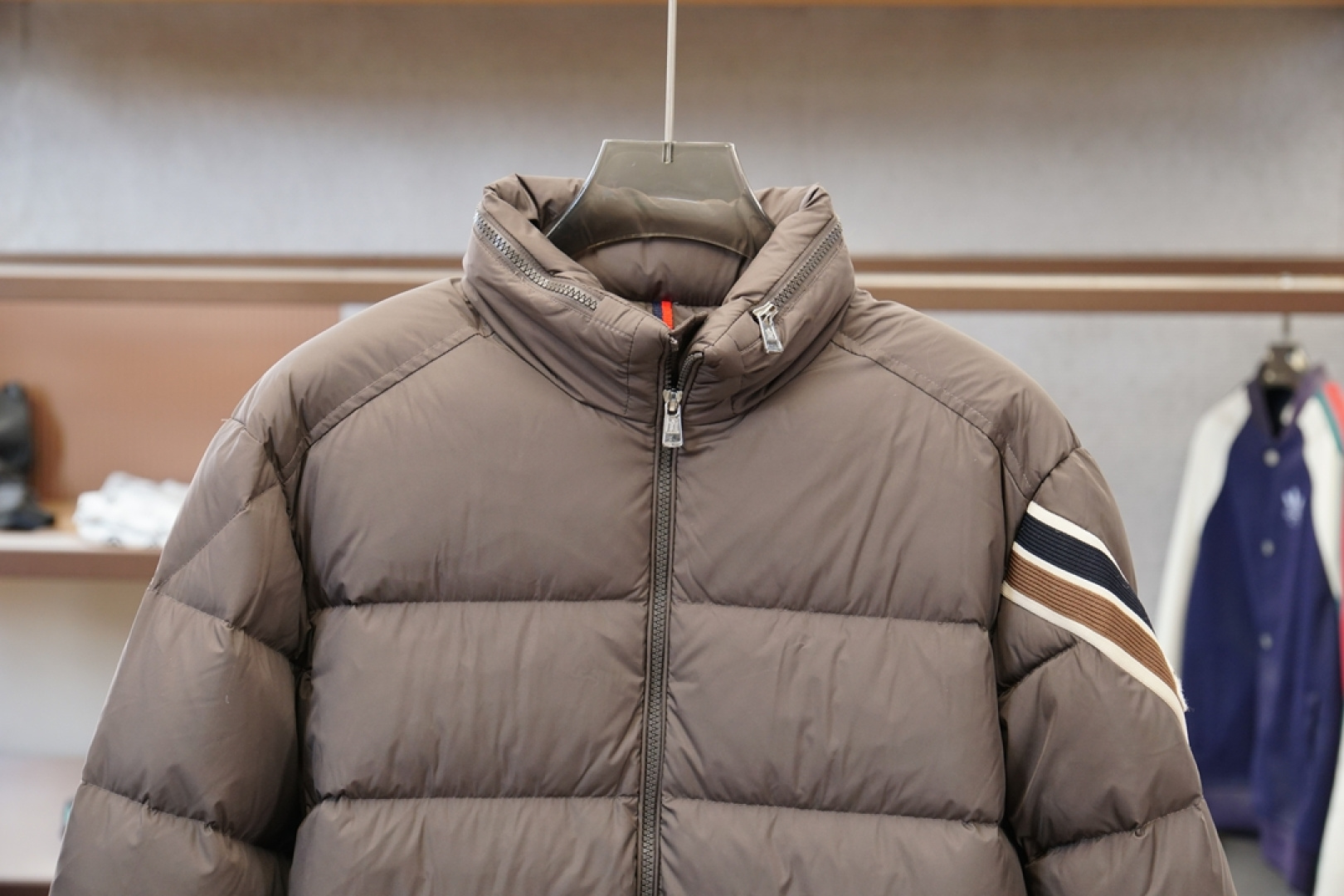 蒙口-2025经典羽绒服羽绒服外套 男女同款冬装新品，高端定制！轻熟商务最爱系列，极简主义风格羽90白鸭