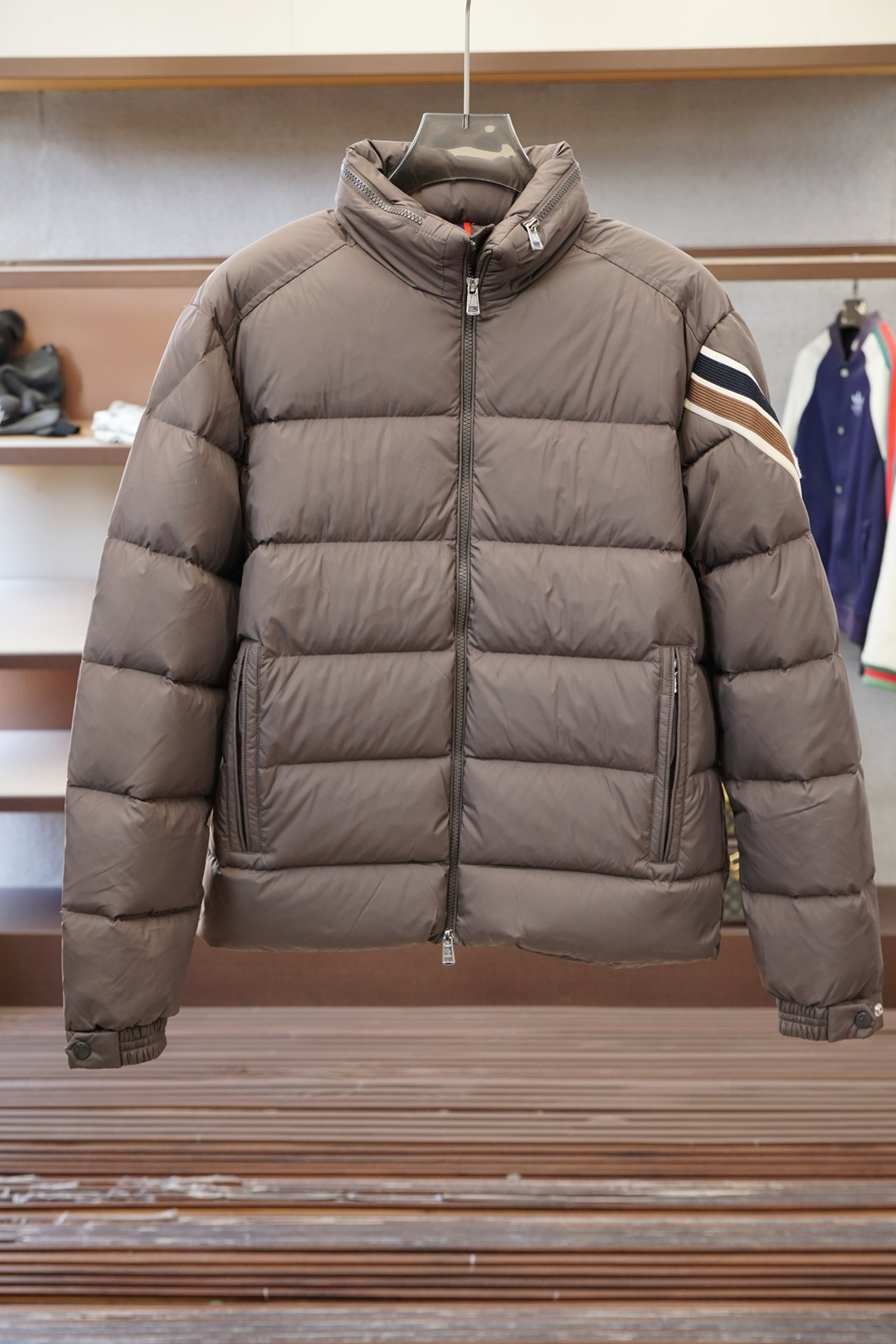 蒙口-2025经典羽绒服羽绒服外套 男女同款冬装新品，高端定制！轻熟商务最爱系列，极简主义风格羽90白鸭