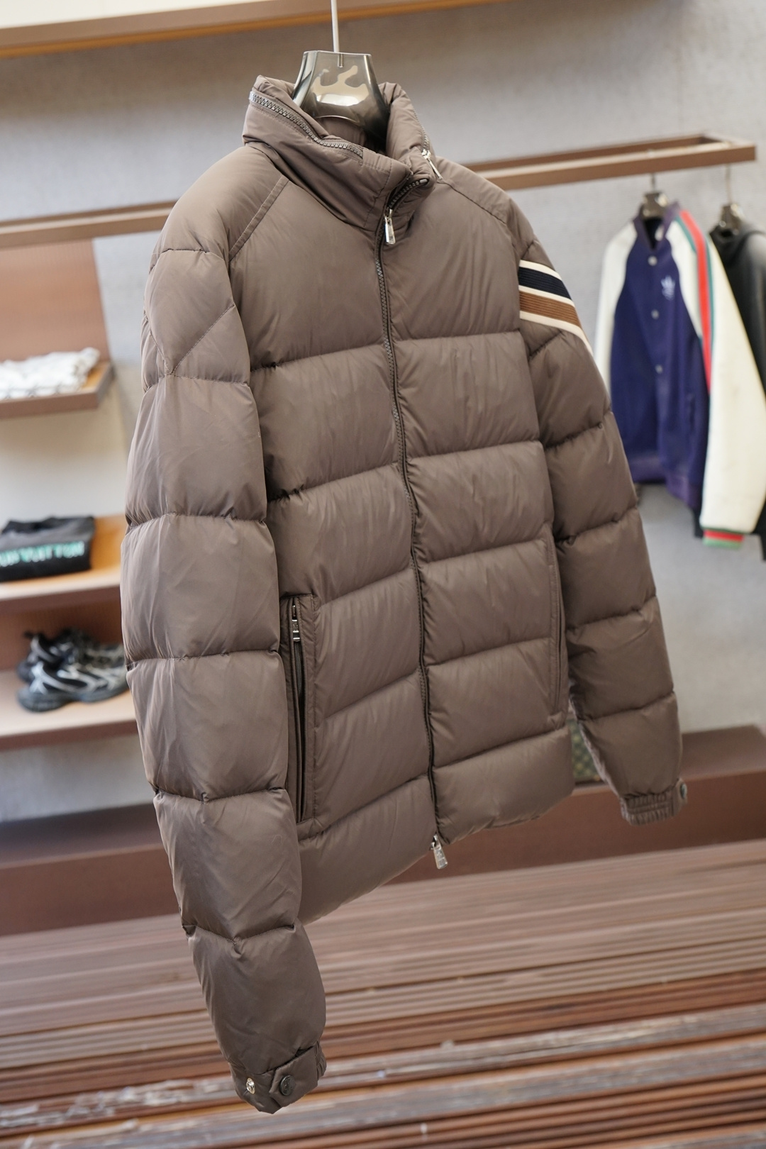 蒙口-2025经典羽绒服羽绒服外套 男女同款冬装新品，高端定制！轻熟商务最爱系列，极简主义风格羽90白鸭