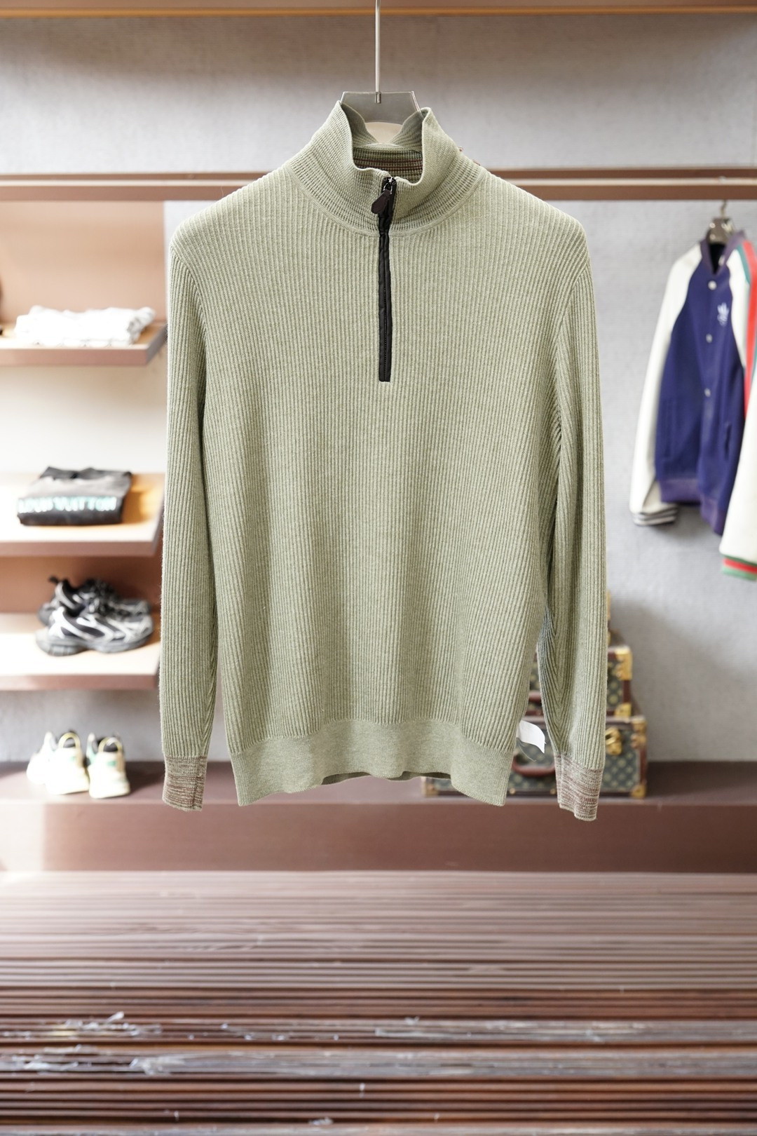 NO:681202,LP/Autumn and winter new high collar half-zip sweater!  High-quality sheep are simple but not simple. Casual business style, easy to match for daily wear on the street. Fine workmanship. The stitching is fine and even, not easy to fall off. Color: black, khaki, caramel, code number: M-3XL,,loro piana,sweaters,19860909LP/秋冬新款高领子半拉链毛衣！优质羊简约而不简单.休闲商务款式,日常搭配出街轻松搭配做工精细 针脚细密均匀,不易脱线. 颜色黑色卡其色焦糖色 码数M-3XL,,loro piana,sweaters,,Men's clothing
