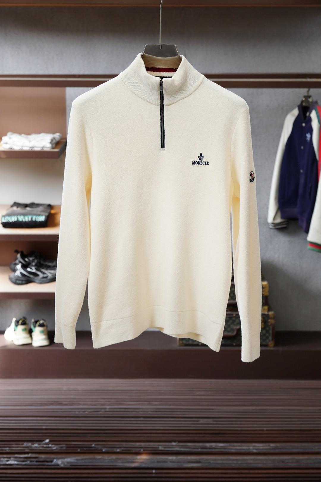 NO:681185,LP/Autumn and winter new high collar half-zip sweater!  High-quality sheep are simple but not simple. Casual business style, easy to match for daily wear on the street. Fine workmanship. The stitching is fine and even, not easy to fall off. Color: black, gray, caramel, code: M-3XL, loro piana, sweaters,19860909LP/秋冬新款高领子半拉链毛衣！优质羊简约而不简单.休闲商务款式,日常搭配出街轻松搭配做工精细 针脚细密均匀,不易脱线. 颜色黑色灰色焦糖 码数M-3XL,,loro piana,sweaters,,Men's clothing