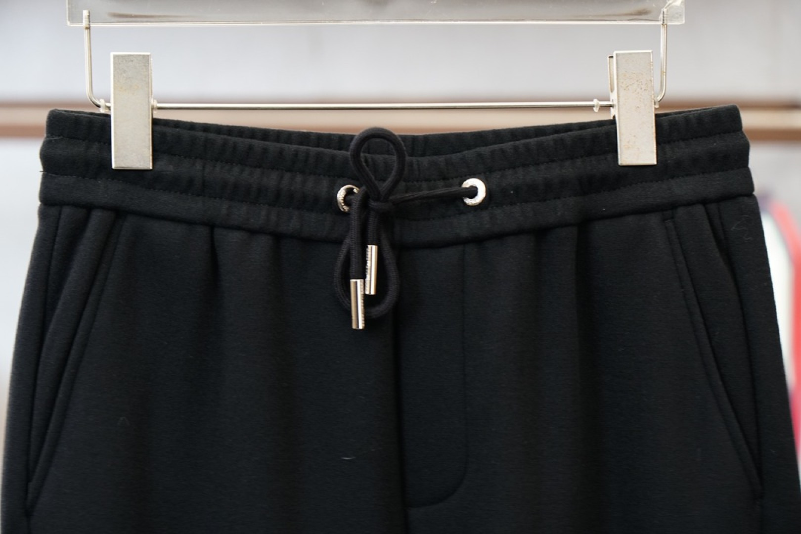 lp🆕-2025冬款加厚新款休闲裤!官网同步发售。品牌经典logo休闲裤，定制加厚羊毛莫代尔面料，舒适度