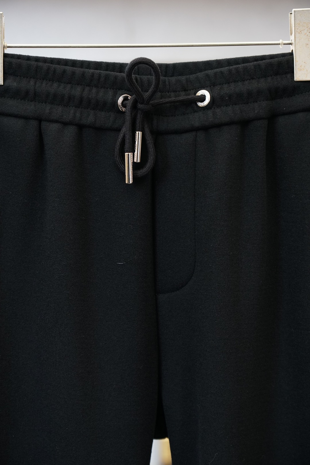 lp🆕-2025冬款加厚新款休闲裤!官网同步发售。品牌经典logo休闲裤，定制加厚羊毛莫代尔面料，舒适度