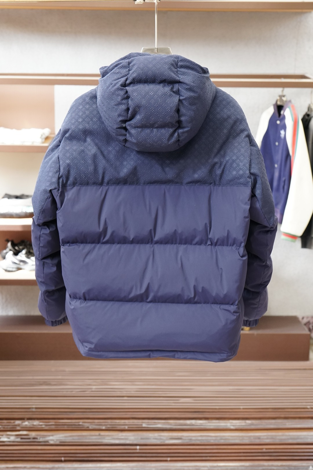 LV路易威登-2025高端推荐牛货 2025秋冬款男士原单纯正90羽绒服！贵族血统 蓬松感十足 御寒神器