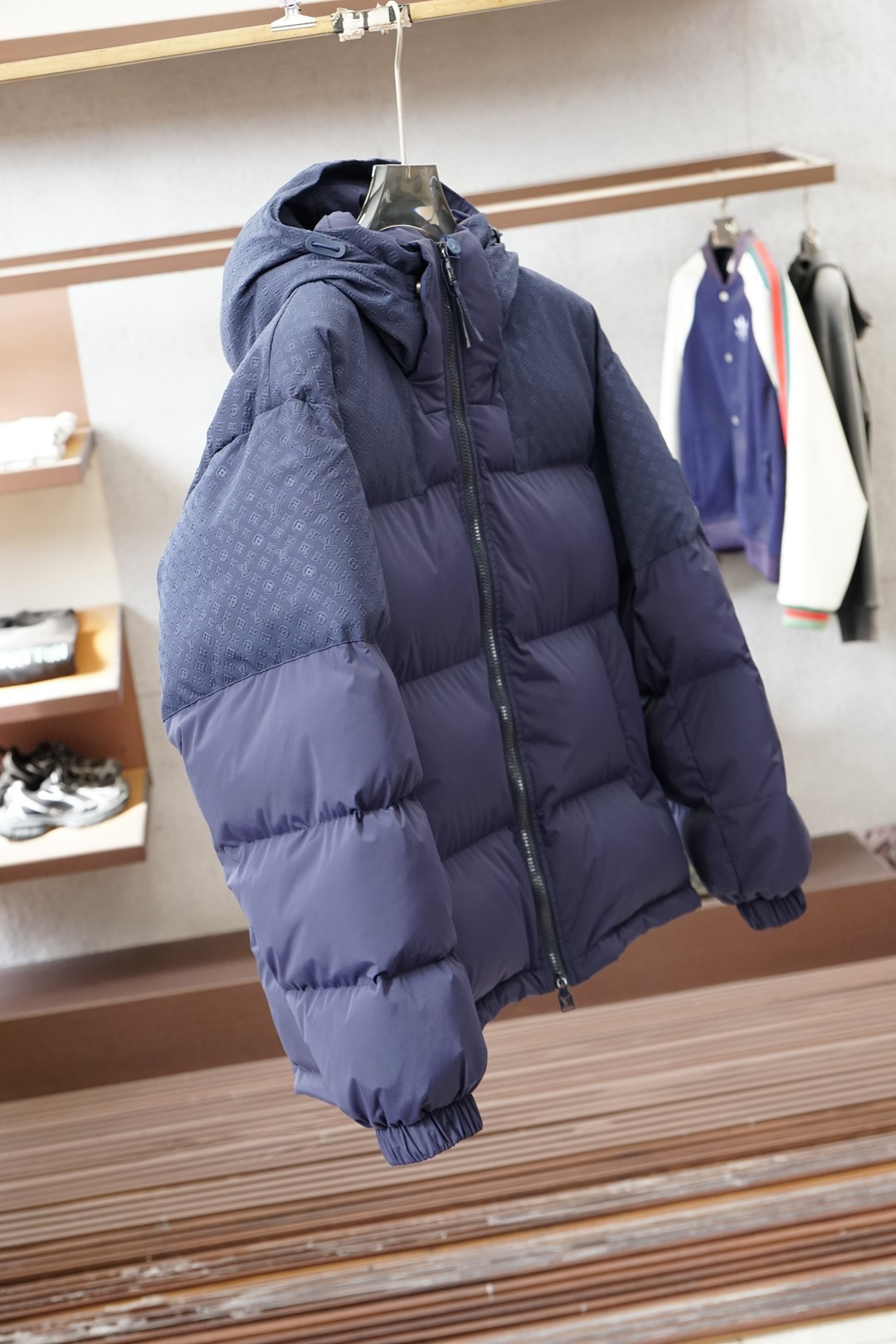 LV路易威登-2025高端推荐牛货 2025秋冬款男士原单纯正90羽绒服！贵族血统 蓬松感十足 御寒神器