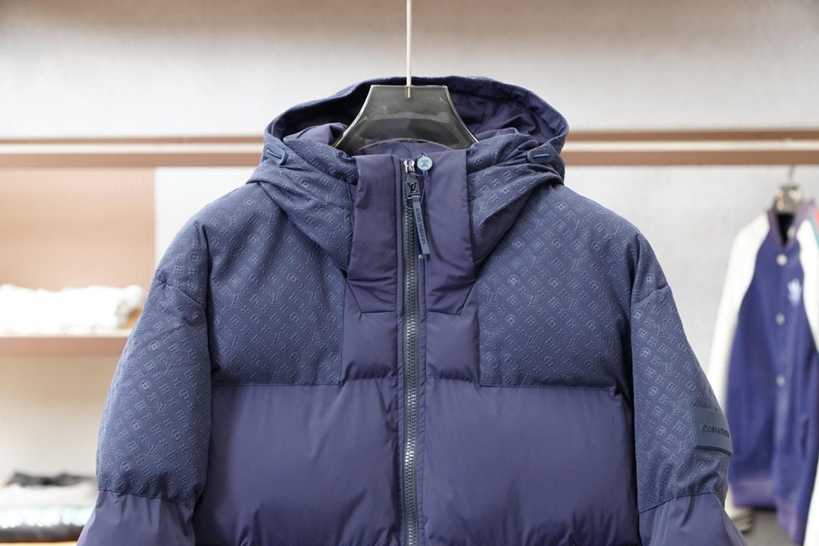 LV路易威登-2025高端推荐牛货 2025秋冬款男士原单纯正90羽绒服！贵族血统 蓬松感十足 御寒神器