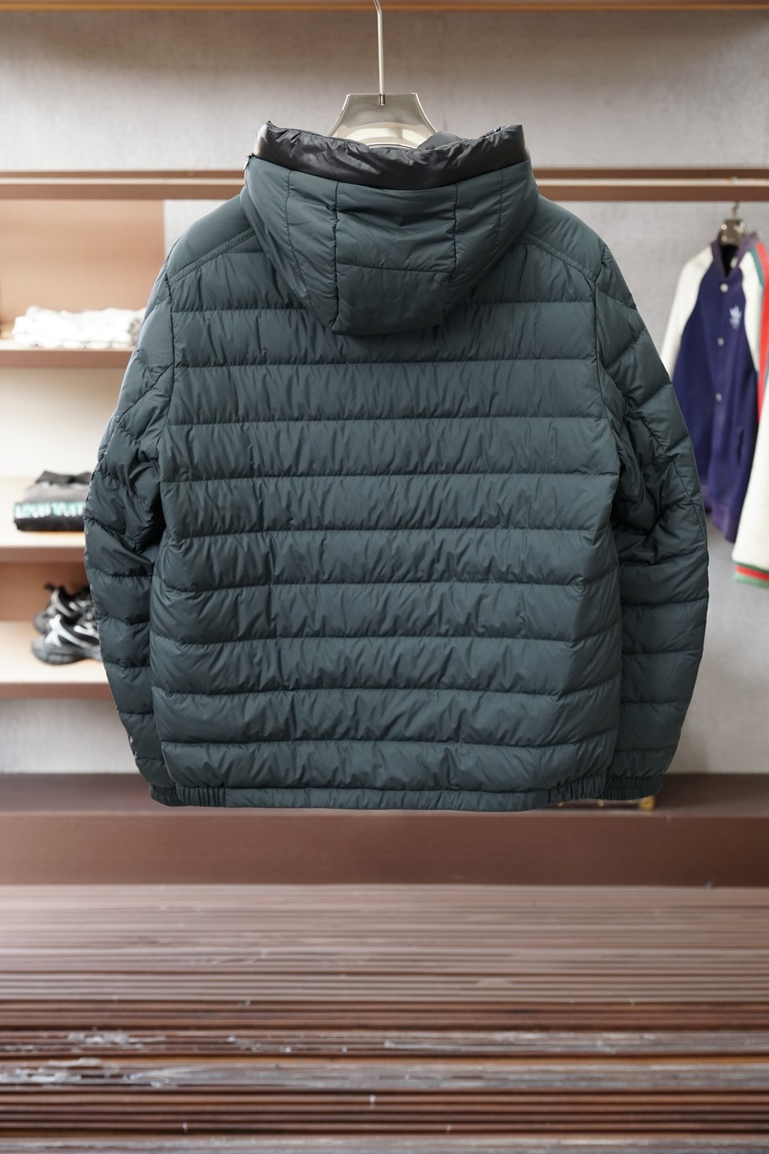 蒙口/2025经典羽绒服薄款连帽外套 男女同款冬装新品，高端定制！轻熟商务最爱系列，极简主义风格羽90白