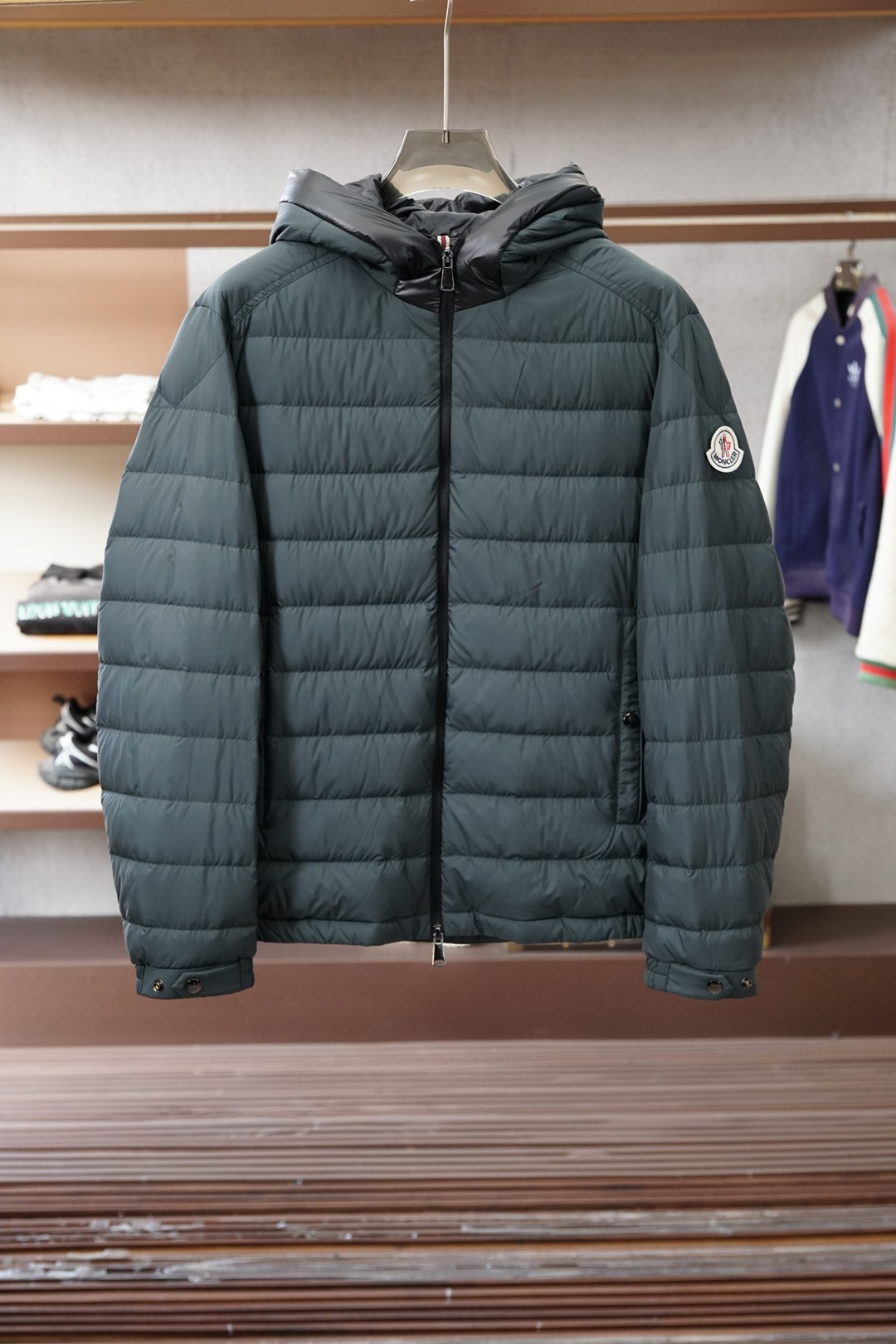 蒙口/2025经典羽绒服薄款连帽外套 男女同款冬装新品，高端定制！轻熟商务最爱系列，极简主义风格羽90白