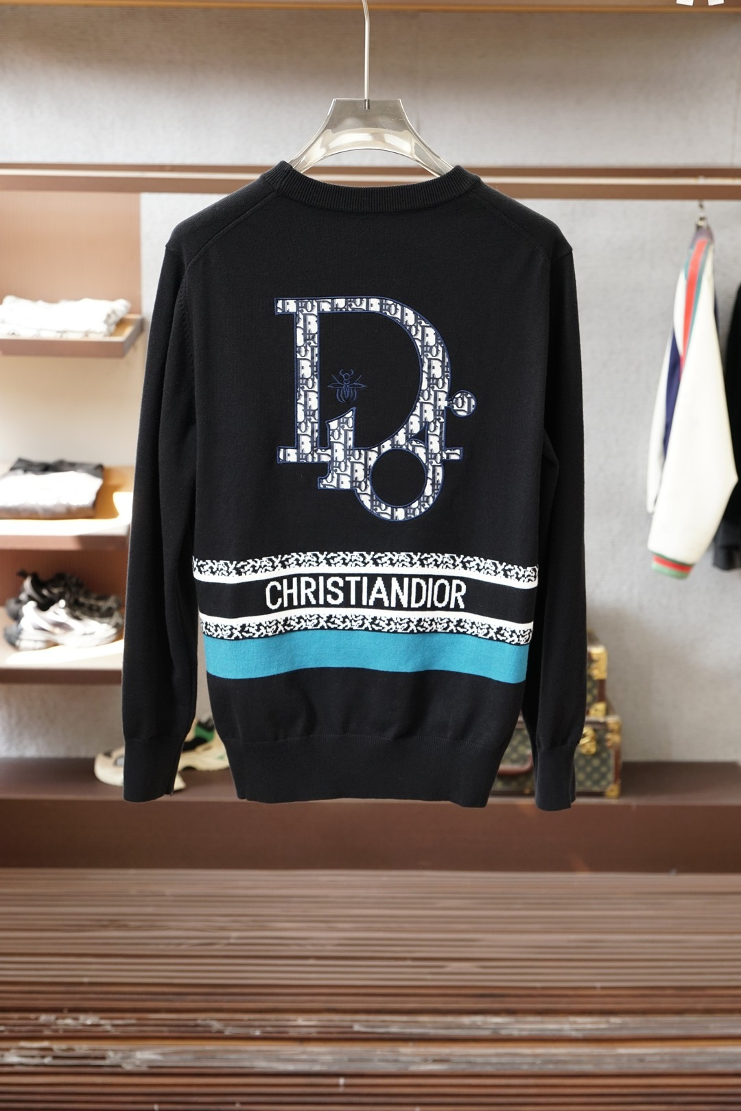 Dior迪奥-2025秋冬新款毛衣！💐💐优质羊毛，简约而不简单。休闲圆领款式，日常搭配出街轻松搭配。做工