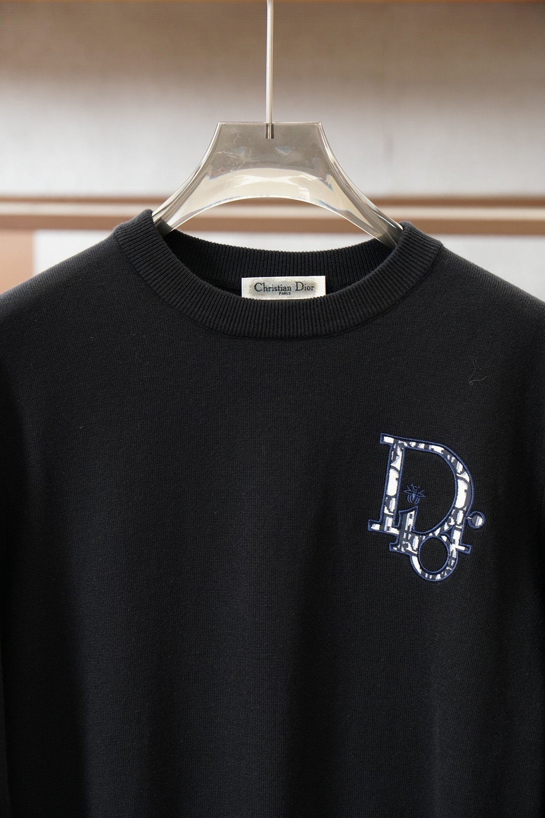 Dior迪奥-2025秋冬新款毛衣！💐💐优质羊毛，简约而不简单。休闲圆领款式，日常搭配出街轻松搭配。做工