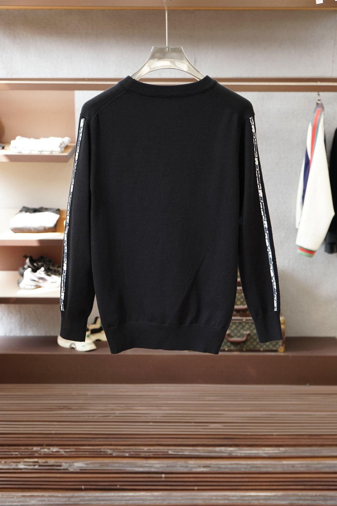 Dior迪奥-2025秋冬新款毛衣！💐💐优质羊毛，简约而不简单。休闲圆领款式，日常搭配出街轻松搭配。做工