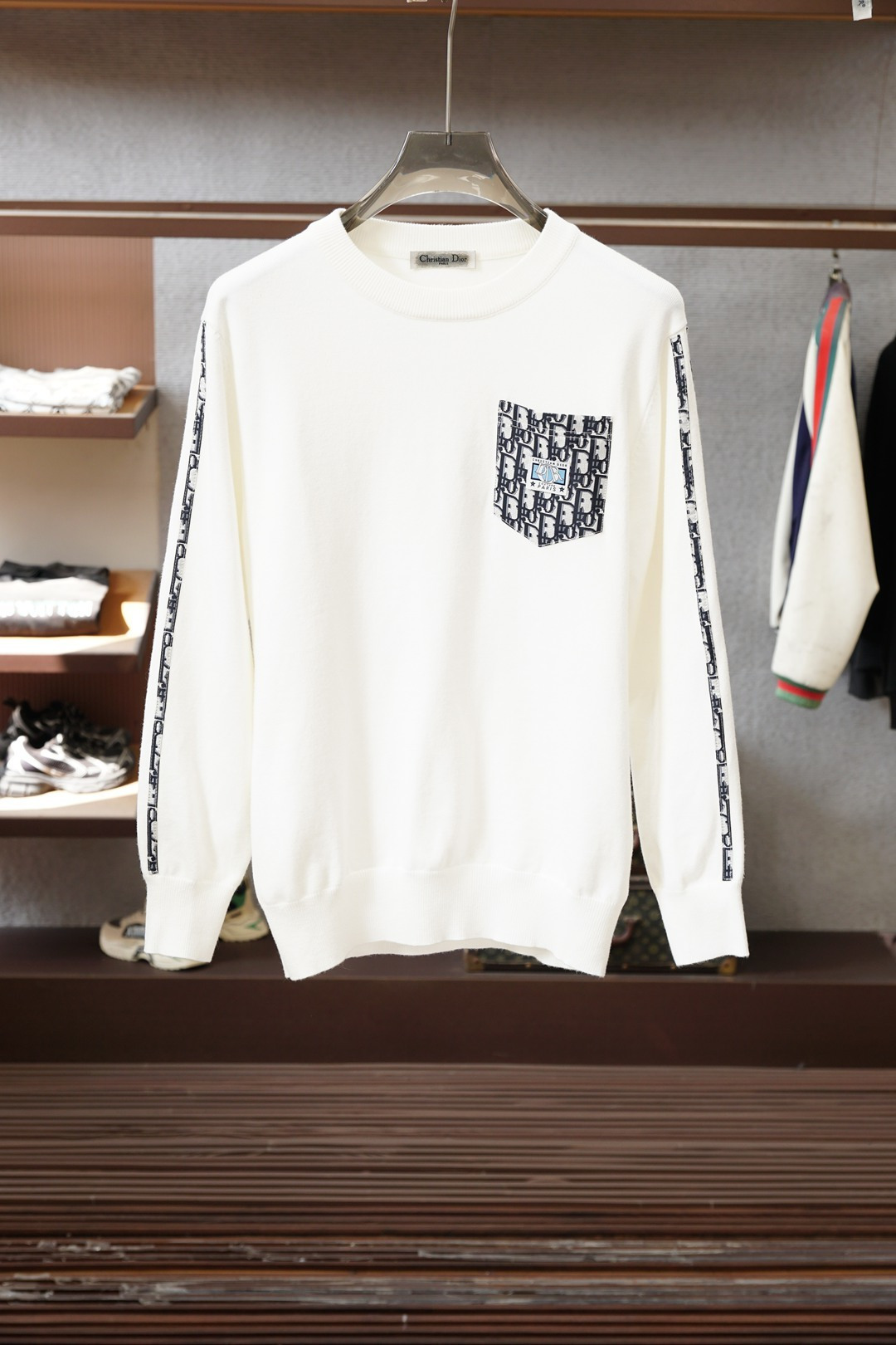 Dior迪奥-2025秋冬新款毛衣！💐💐优质羊毛，简约而不简单。休闲圆领款式，日常搭配出街轻松搭配。做工