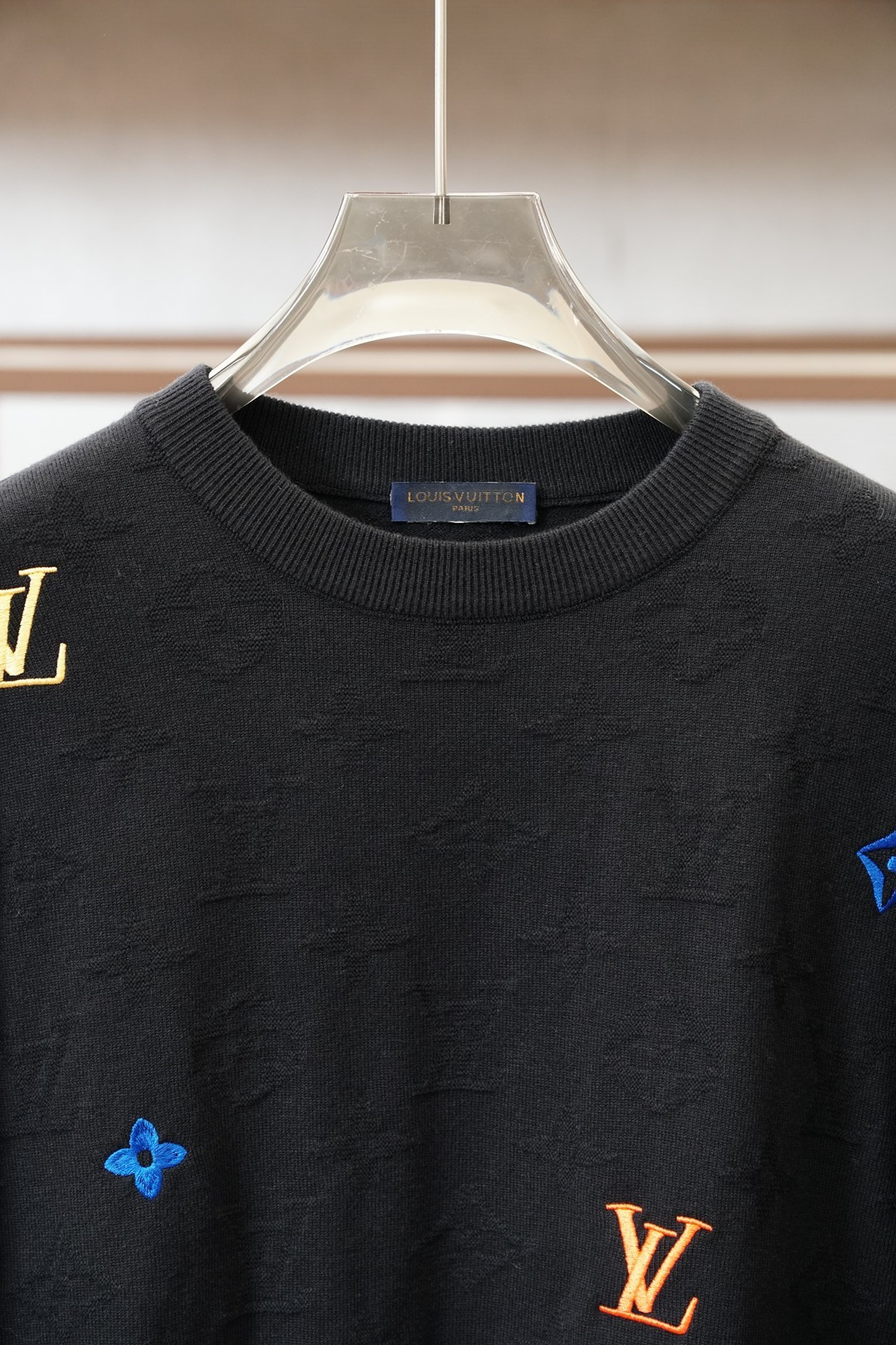 Lv-路易威登-2025秋冬新款毛衣！💐💐优质羊毛，简约而不简单。休闲圆领款式，日常搭配出街轻松搭配。做