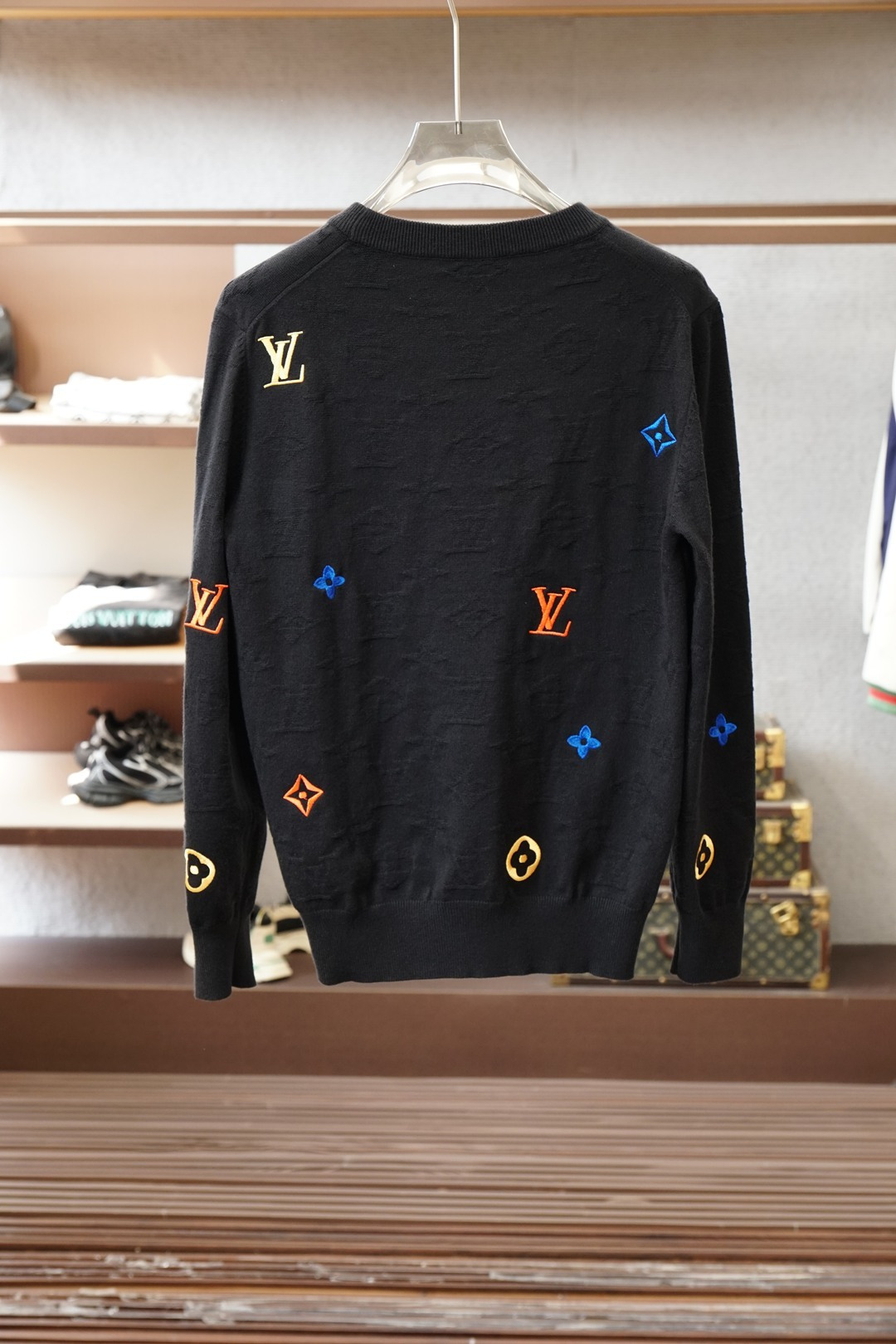 Lv-路易威登-2025秋冬新款毛衣！💐💐优质羊毛，简约而不简单。休闲圆领款式，日常搭配出街轻松搭配。做