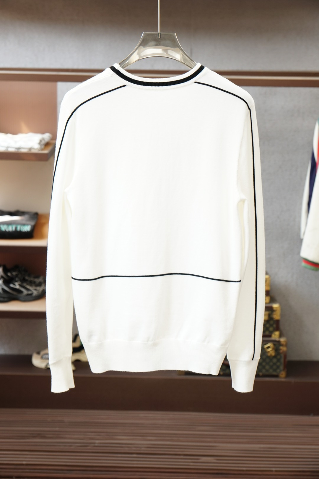 Prada普拉达/2025秋冬新款毛衣！💐💐优质羊毛，简约而不简单。休闲圆领款式，日常搭配出街轻松搭配。