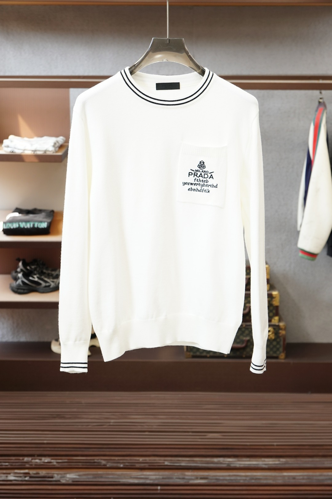 Prada普拉达-2025秋冬新款毛衣！💐💐优质羊毛，简约而不简单。休闲圆领款式，日常搭配出街轻松搭配。