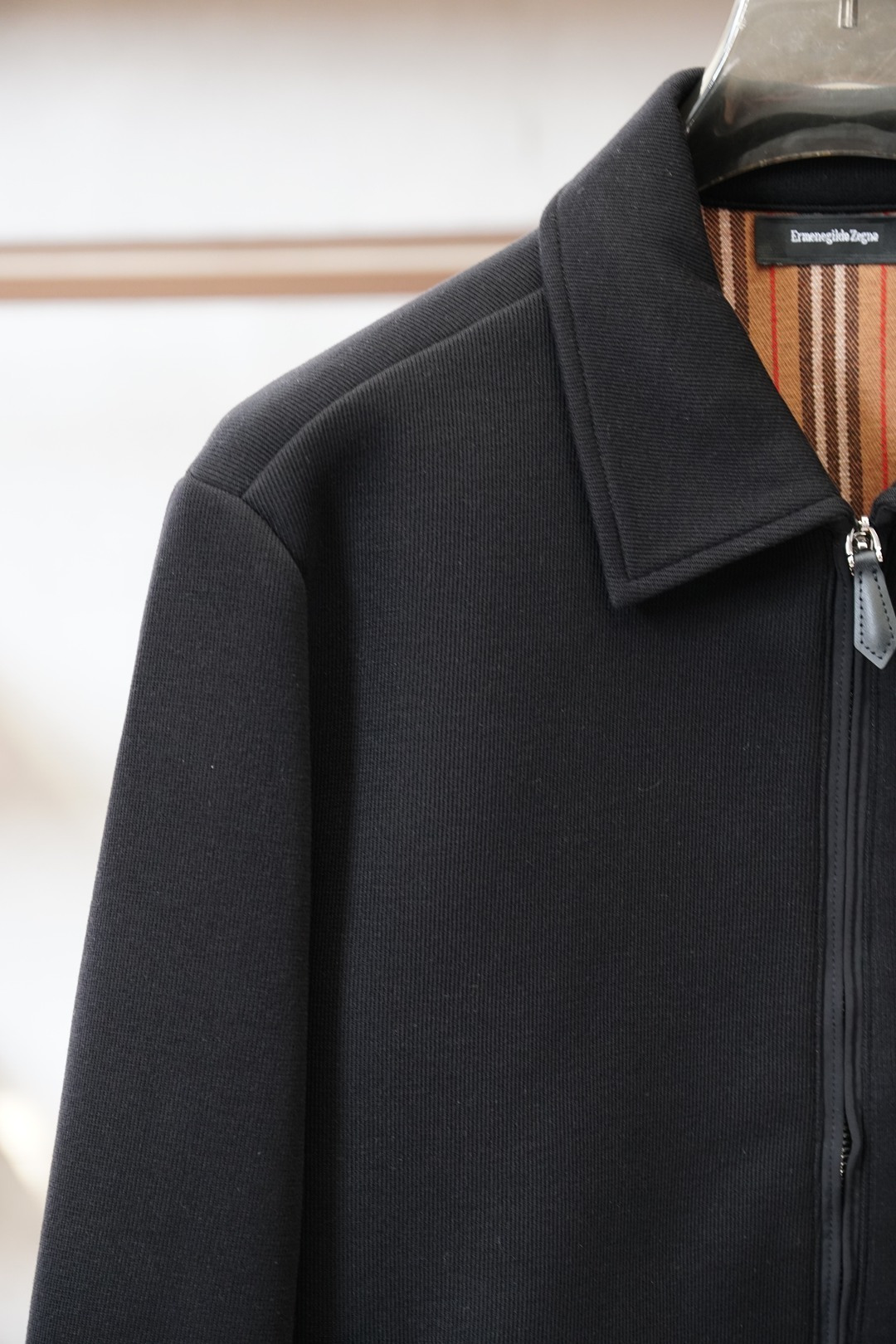 杰尼亚/25秋冬羊毛外套，⚡️⚡️加厚羊毛实穿性强 风格独特。材质，质感细腻硬朗光滑！时尚复古风格浓郁！