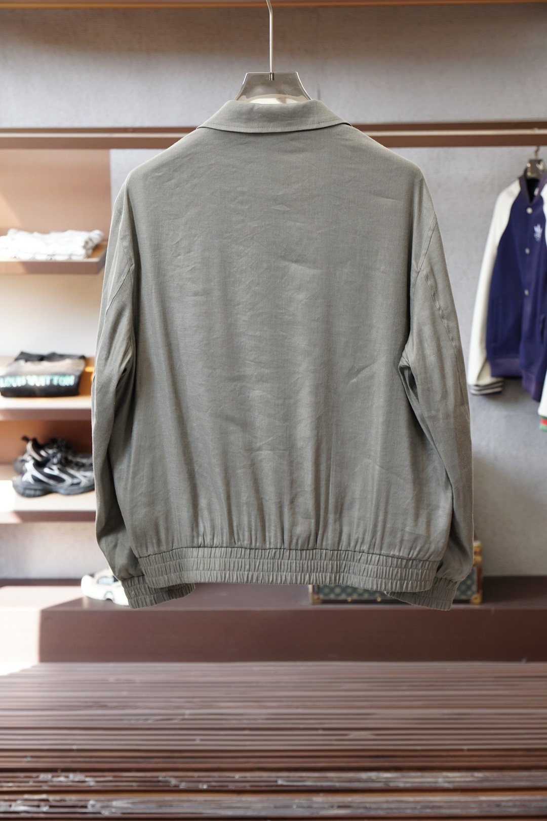lP🆕/外套26年早春男装新款亚麻材质双面穿立领拉链夹克^_^胸前大口袋，满满时尚感，颜色：米白色，绿灰
