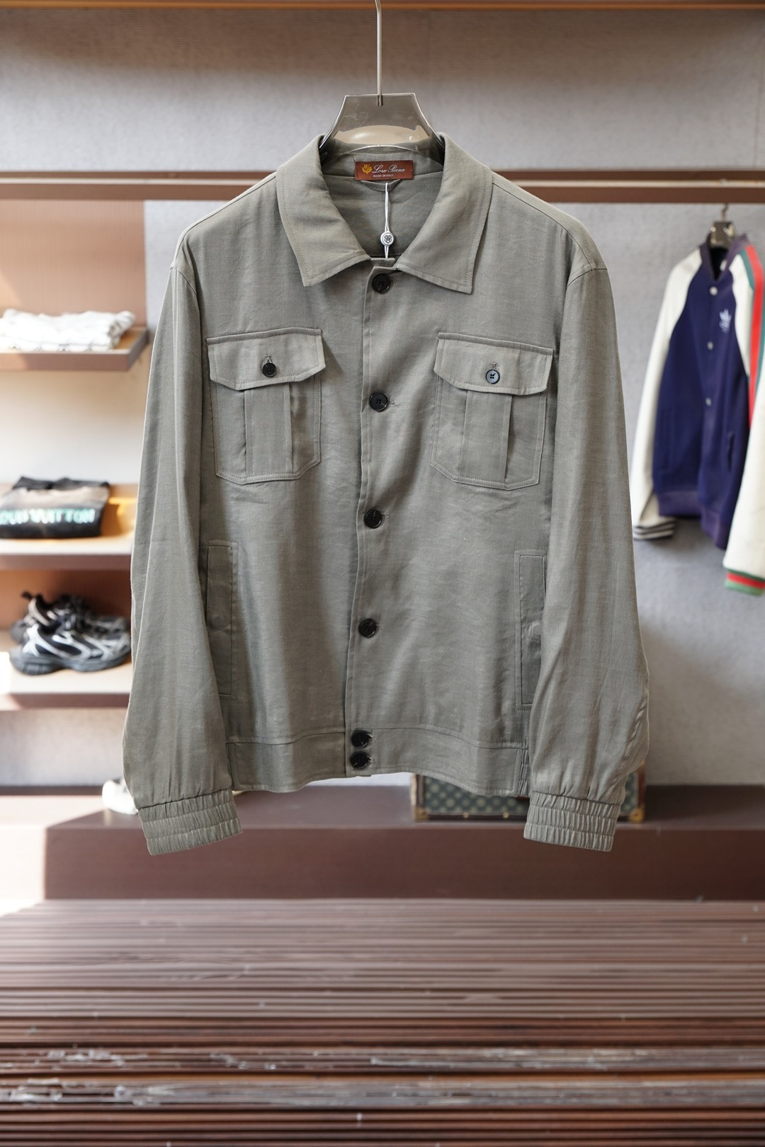 lP🆕/外套26年早春男装新款亚麻材质双面穿立领拉链夹克^_^胸前大口袋，满满时尚感，颜色：米白色，绿灰